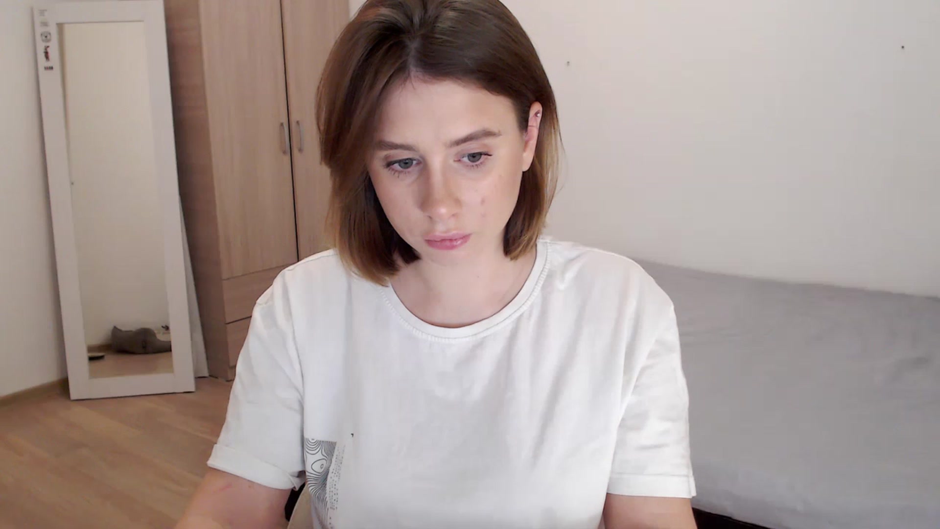 Gallery image thumbnail from EseniaKiss's myfreecams stream on, 12/15/2022, 16:31 image 13 of 20