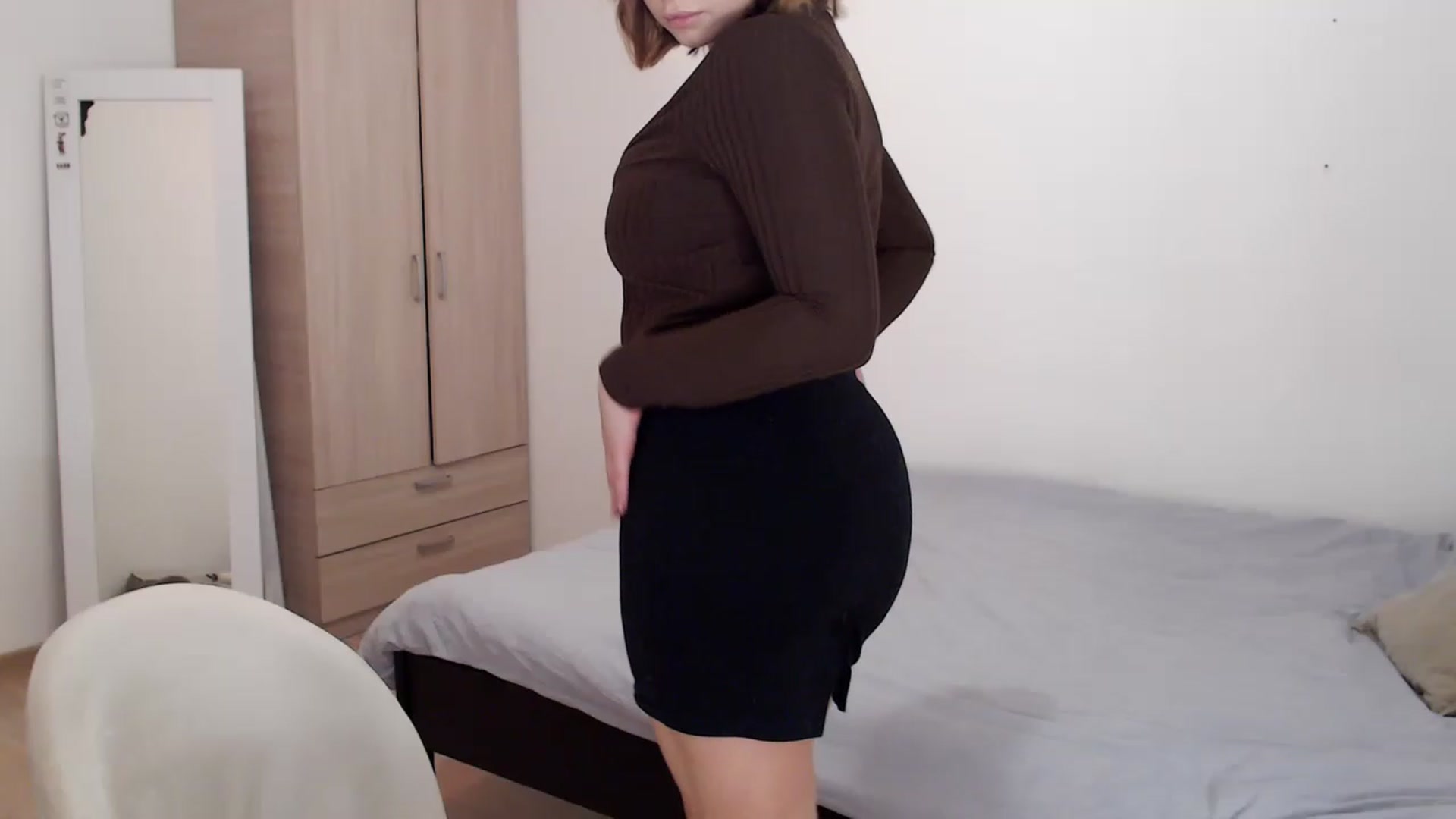 Gallery image thumbnail from EseniaKiss's myfreecams stream on, 12/16/2022, 16:08 image 7 of 20