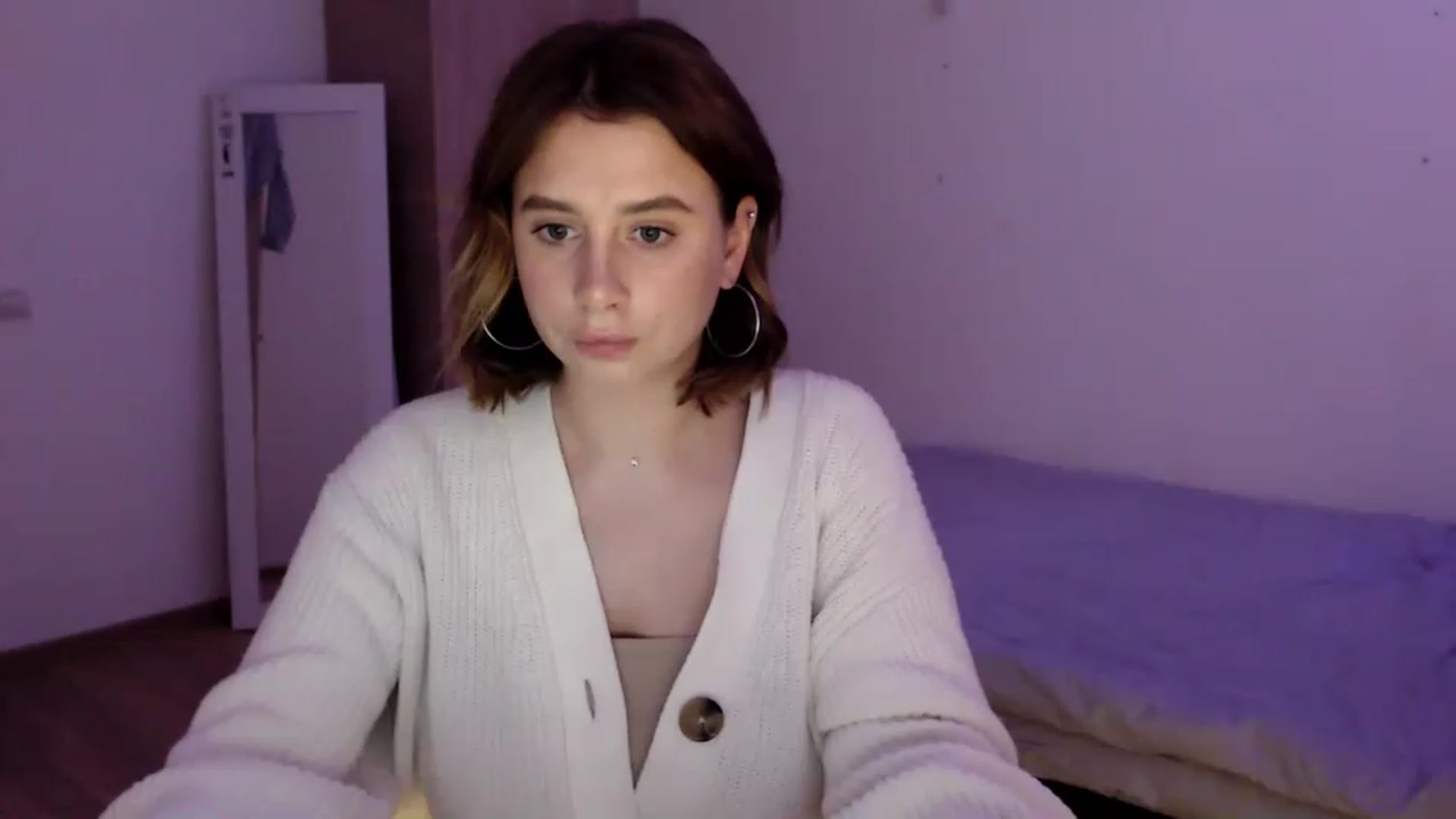Gallery image thumbnail from EseniaKiss's myfreecams stream on, 12/22/2022, 15:01 image 12 of 20