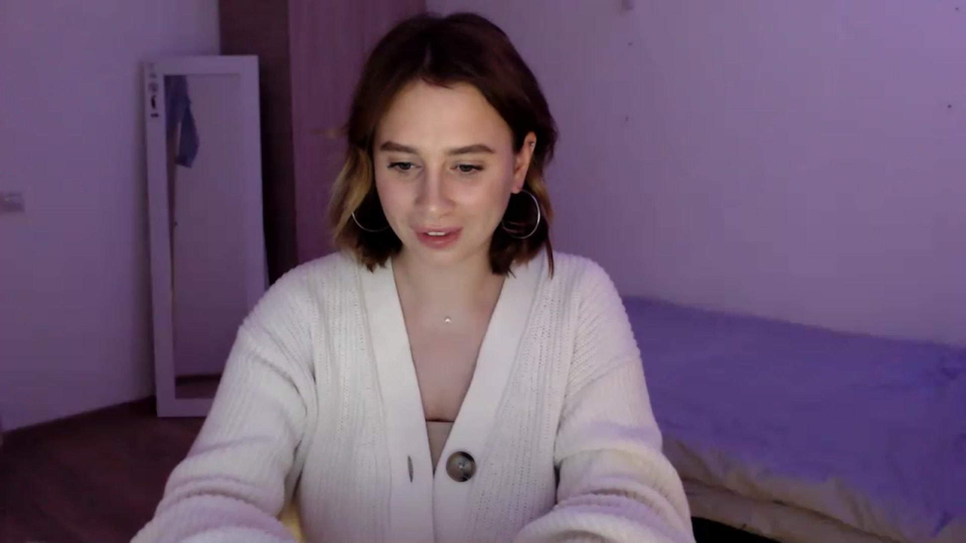 Gallery image thumbnail from EseniaKiss's myfreecams stream on, 12/22/2022, 15:01 image 3 of 20