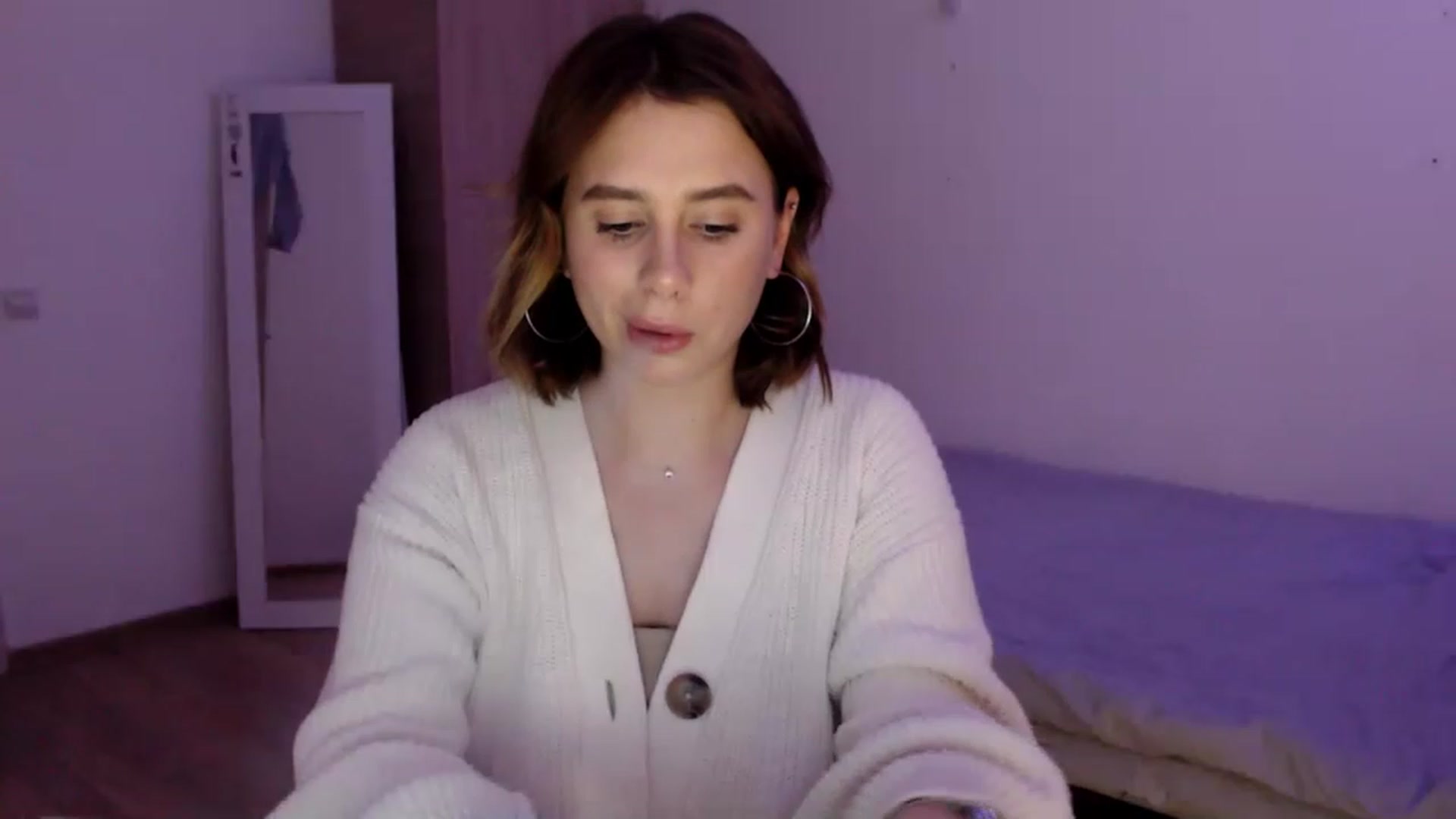 Gallery image thumbnail from EseniaKiss's myfreecams stream on, 12/22/2022, 15:01 image 2 of 20