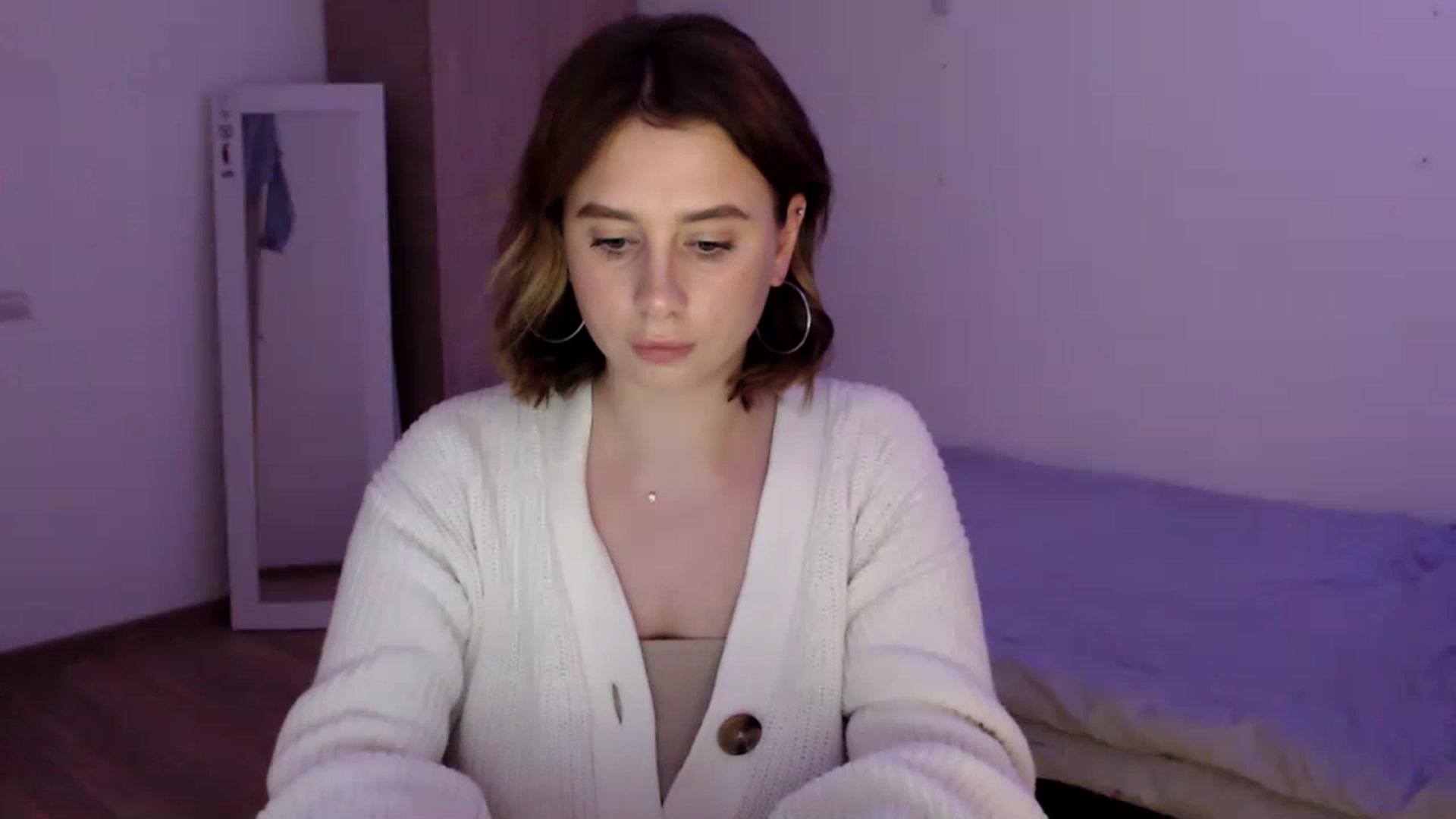 Gallery image thumbnail from EseniaKiss's myfreecams stream on, 12/22/2022, 15:01 image 13 of 20