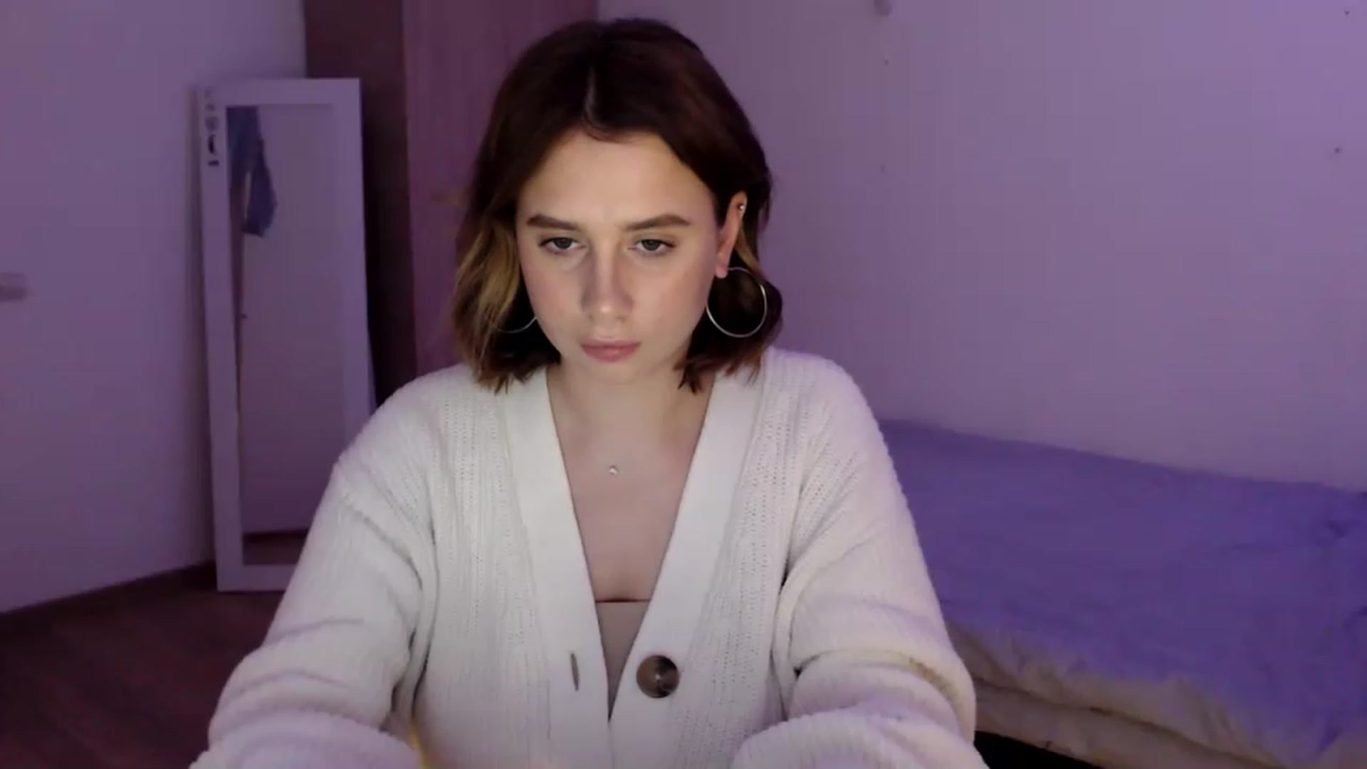 Gallery image thumbnail from EseniaKiss's myfreecams stream on, 12/22/2022, 15:01 image 17 of 20
