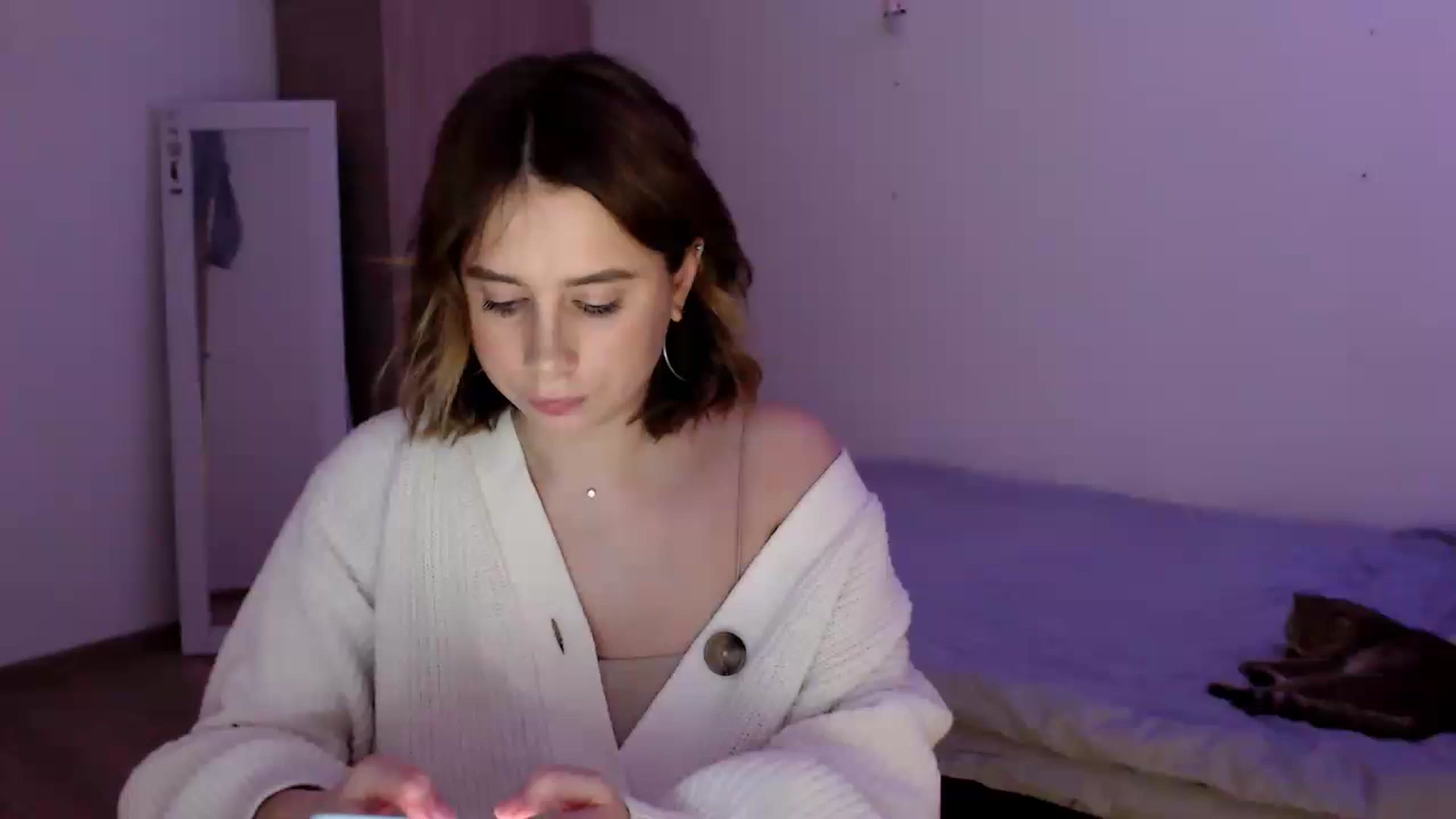 Gallery image thumbnail from EseniaKiss's myfreecams stream on, 12/22/2022, 15:57 image 13 of 20