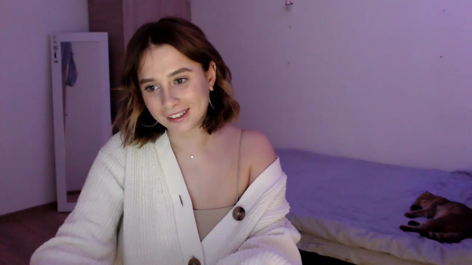 Gallery image thumbnail from EseniaKiss's myfreecams stream on, 12/22/2022, 15:57 image 15 of 20
