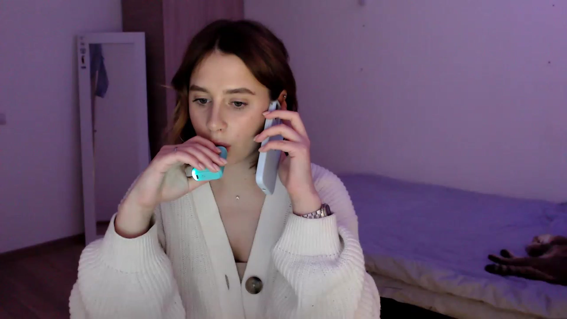 Gallery image thumbnail from EseniaKiss's myfreecams stream on, 12/22/2022, 15:57 image 2 of 20