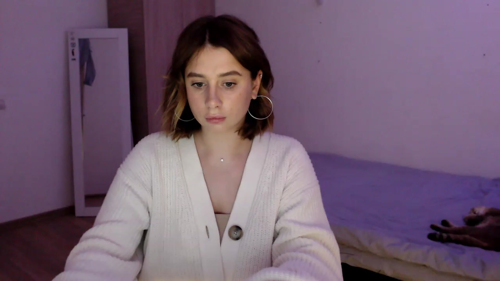 Gallery image thumbnail from EseniaKiss's myfreecams stream on, 12/22/2022, 15:57 image 5 of 20