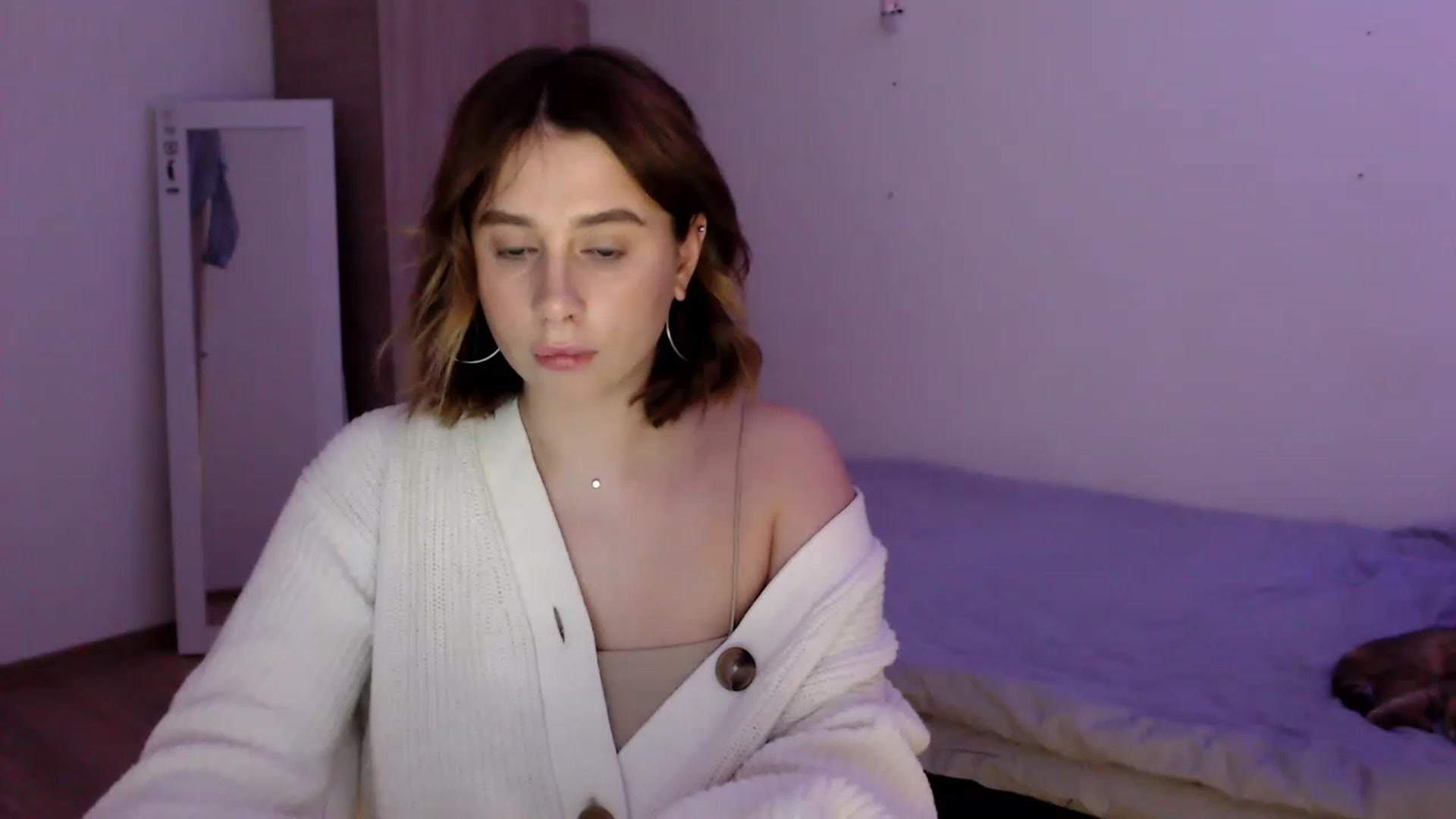 Gallery image thumbnail from EseniaKiss's myfreecams stream on, 12/22/2022, 15:57 image 17 of 20
