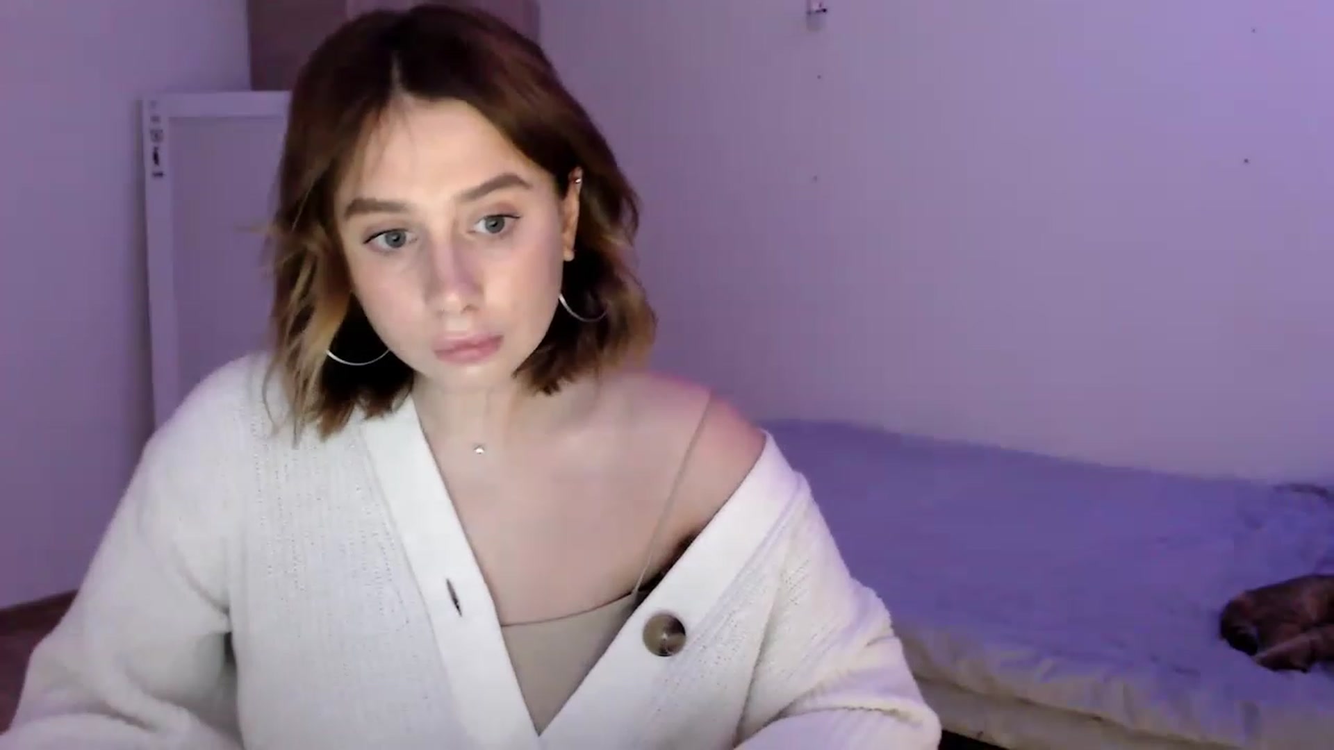 Gallery image thumbnail from EseniaKiss's myfreecams stream on, 12/22/2022, 15:57 image 19 of 20