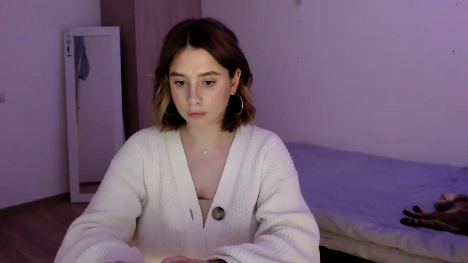 Gallery image thumbnail from EseniaKiss's myfreecams stream on, 12/22/2022, 15:57 image 1 of 20