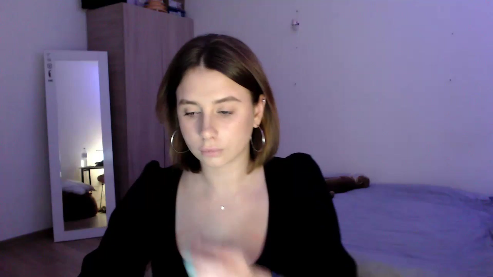 Gallery image thumbnail from EseniaKiss's myfreecams stream on, 12/26/2022, 15:41 image 17 of 20