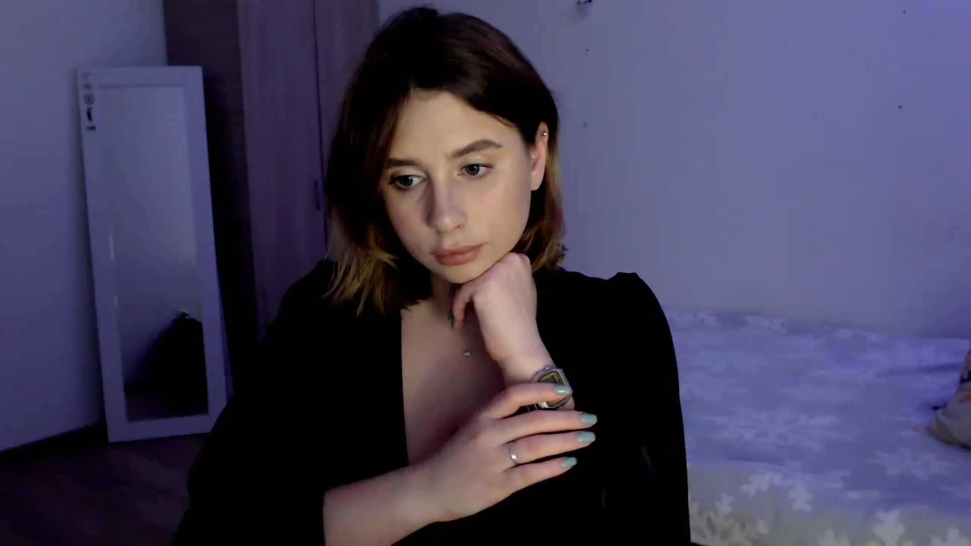 Gallery image thumbnail from EseniaKiss's myfreecams stream on, 12/29/2022, 15:34 image 1 of 20