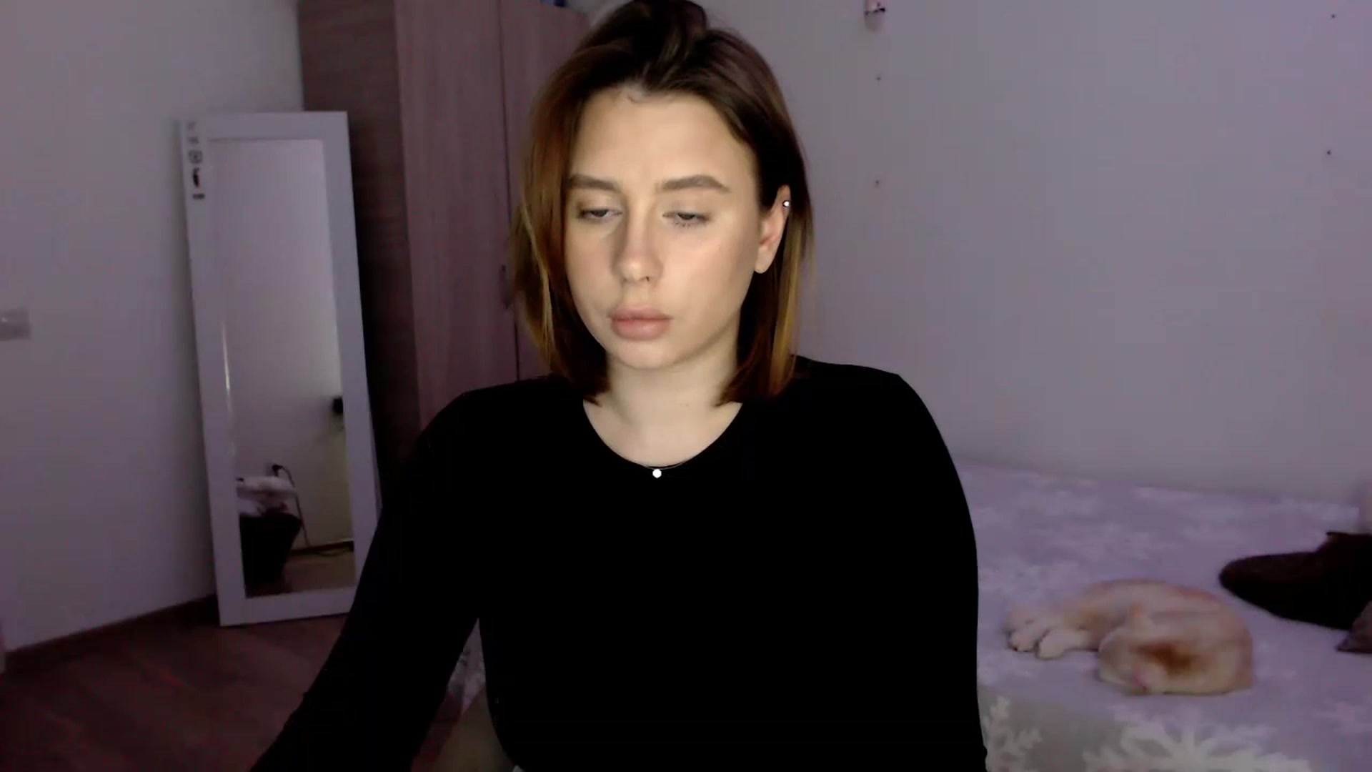 Gallery image thumbnail from EseniaKiss's myfreecams stream on, 01/06/2023, 18:32 image 18 of 20
