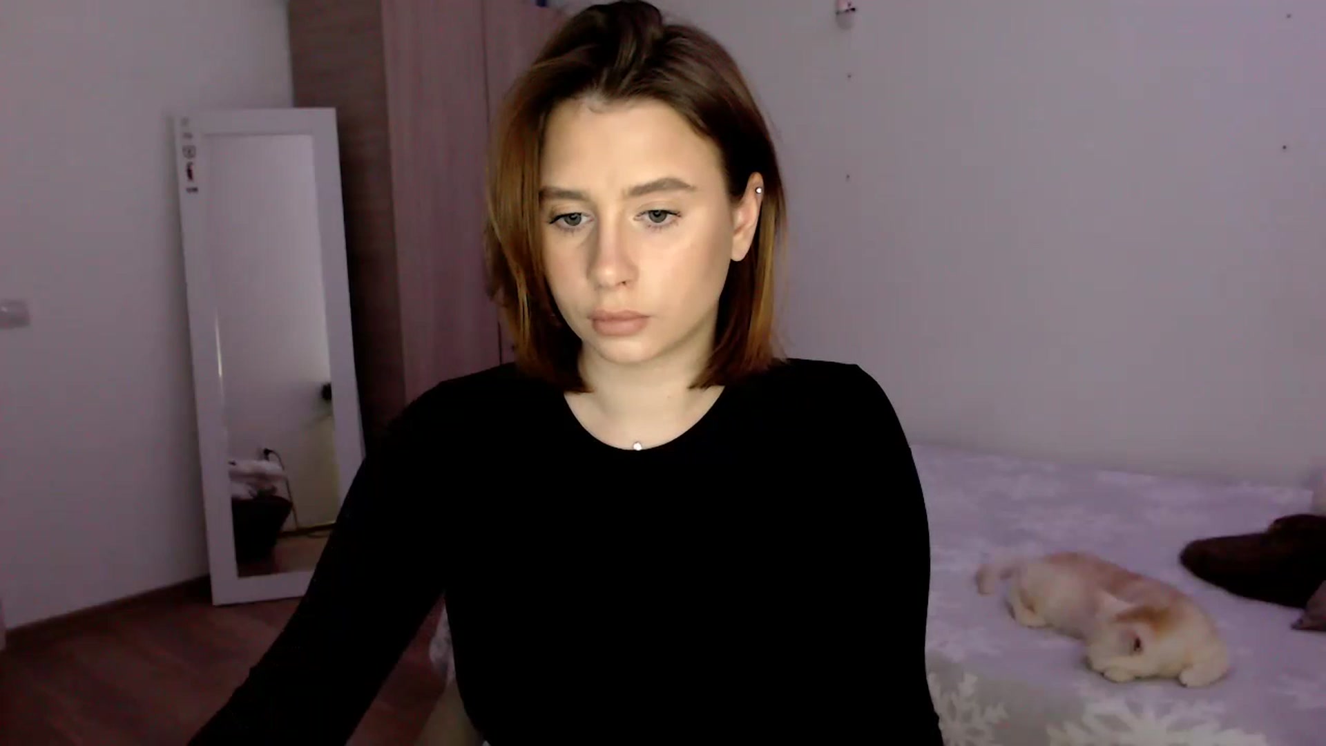 Gallery image thumbnail from EseniaKiss's myfreecams stream on, 01/06/2023, 18:32 image 11 of 20