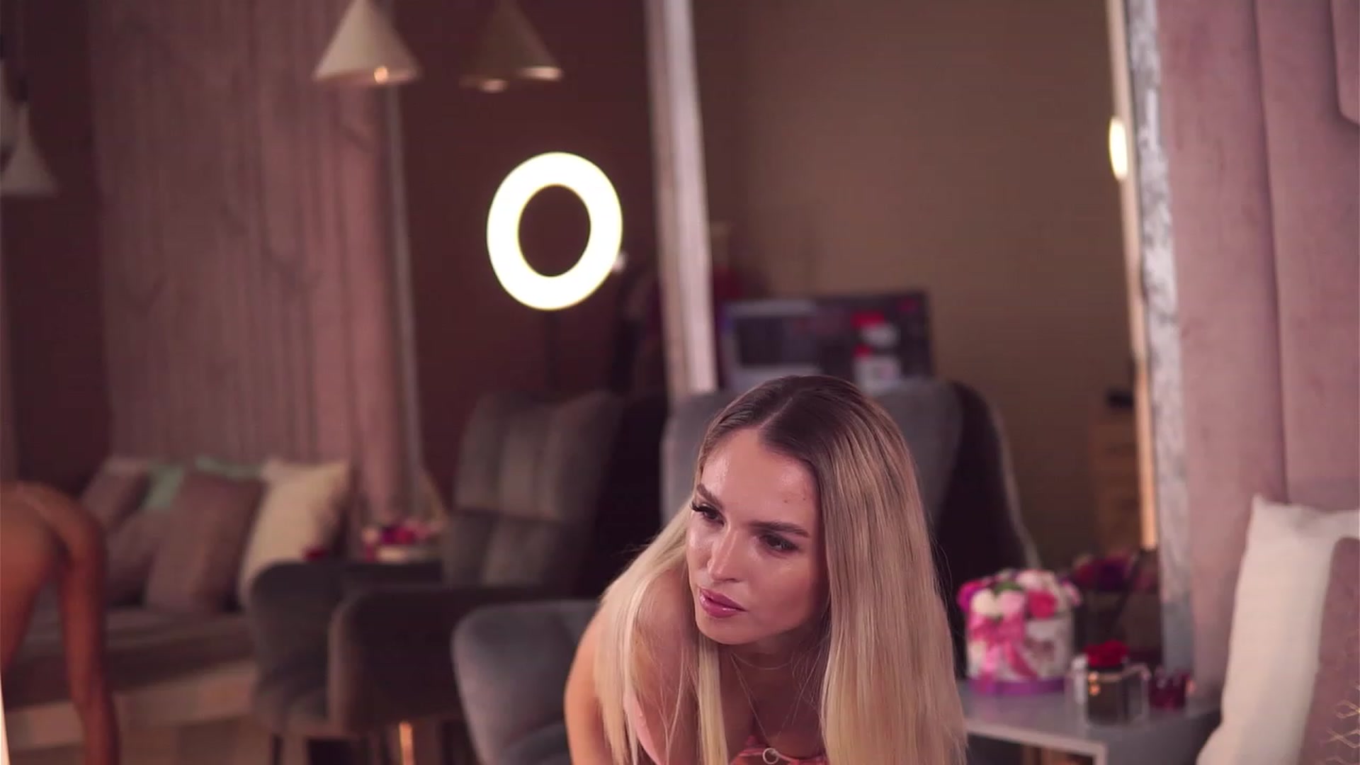 Gallery image thumbnail from EsmeAinsley's myfreecams stream on, 06/27/2023, 20:11 image 19 of 20