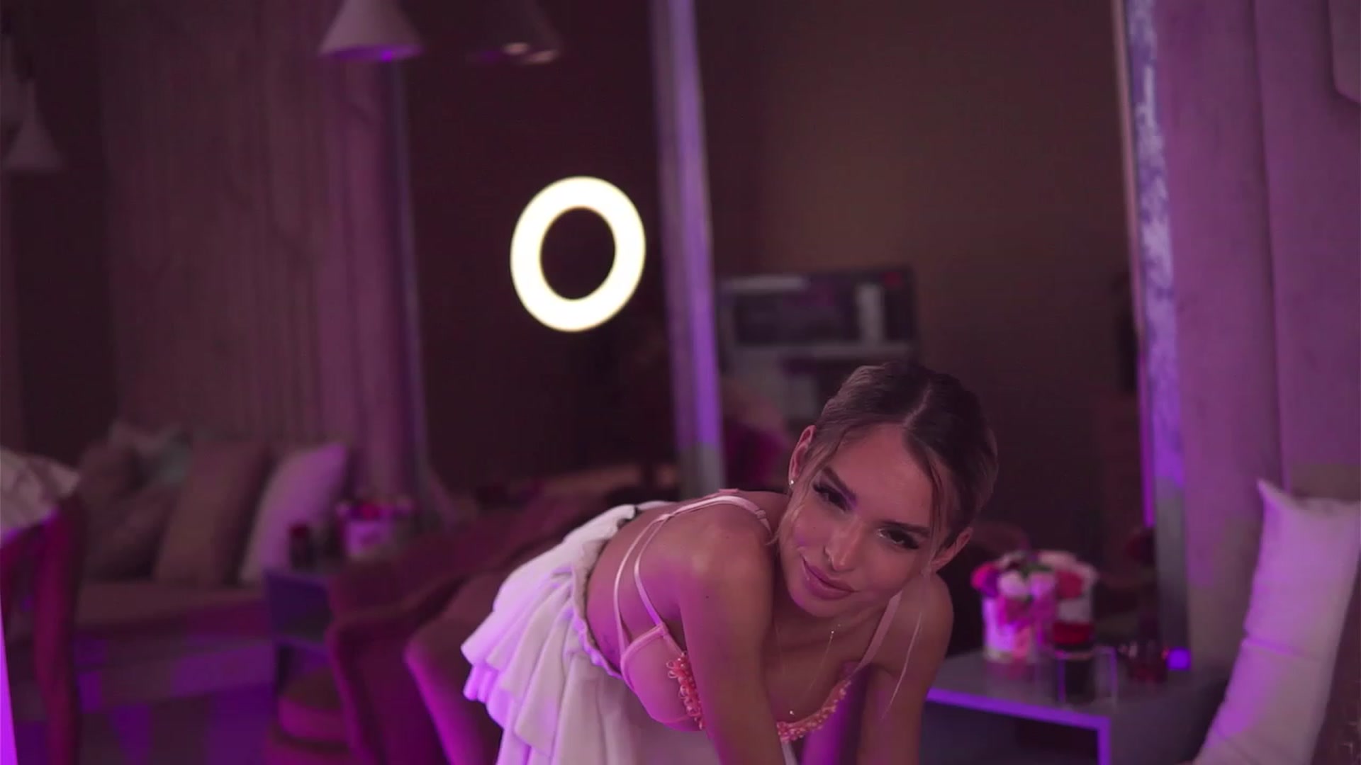 Gallery image thumbnail from EsmeAinsley's myfreecams stream on, 07/05/2023, 19:35 image 1 of 20
