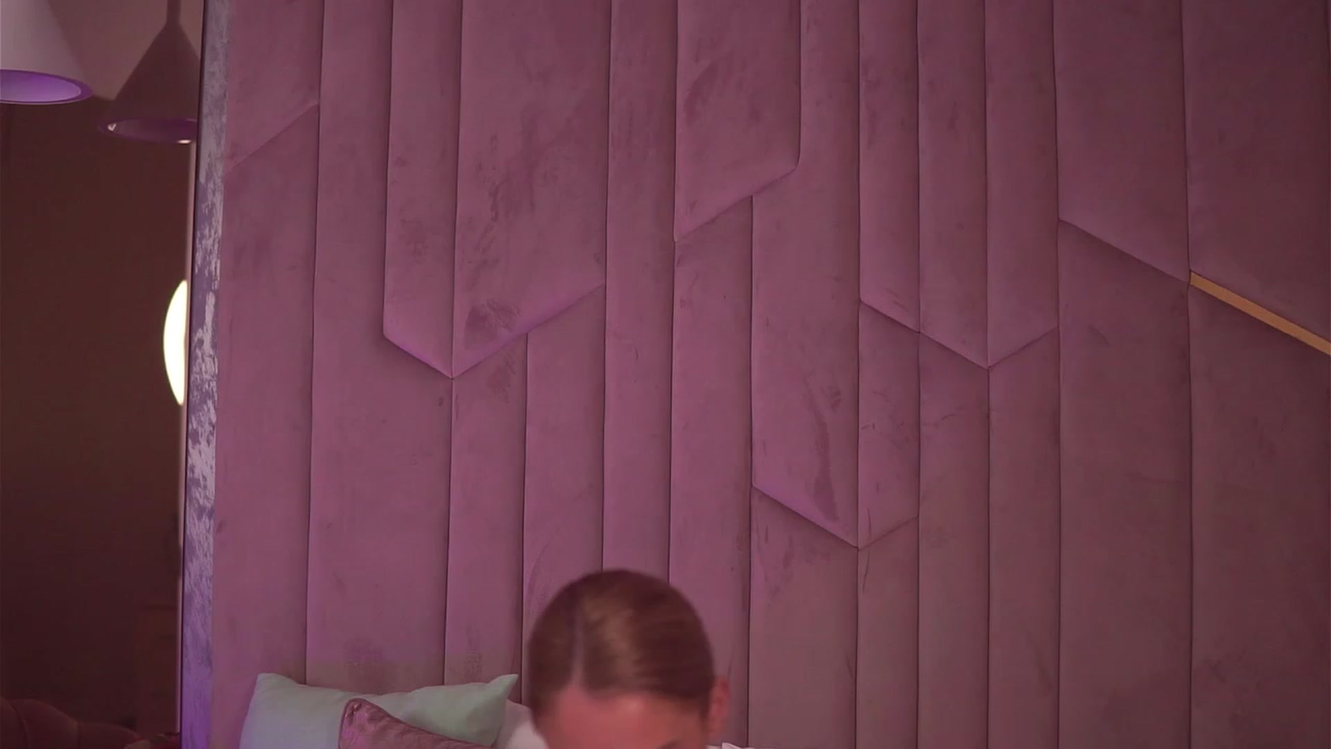 Gallery image thumbnail from EsmeAinsley's myfreecams stream on, 07/27/2023, 02:56 image 2 of 20