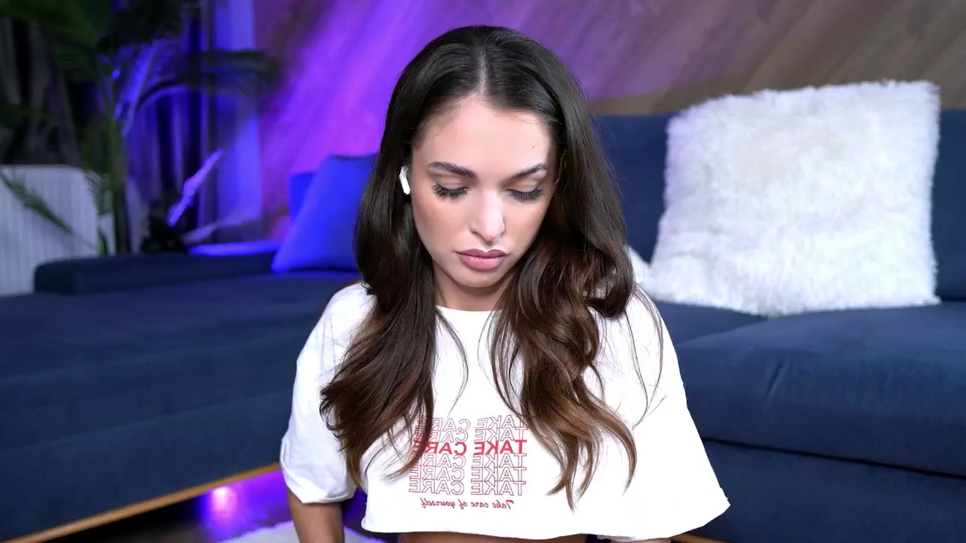 Gallery image thumbnail from EsmeAinsley's myfreecams stream on, 11/03/2025, 24:52 image 16 of 20