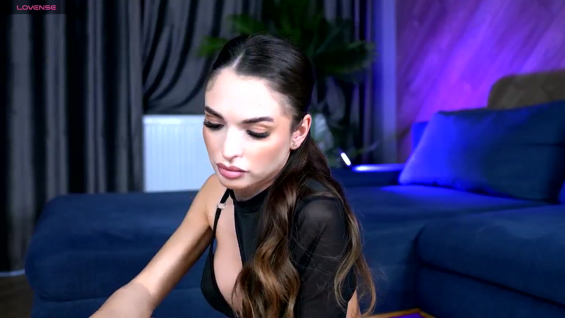 Gallery image thumbnail from EsmeAinsley's myfreecams stream on, 12/19/2025, 06:48 image 13 of 20