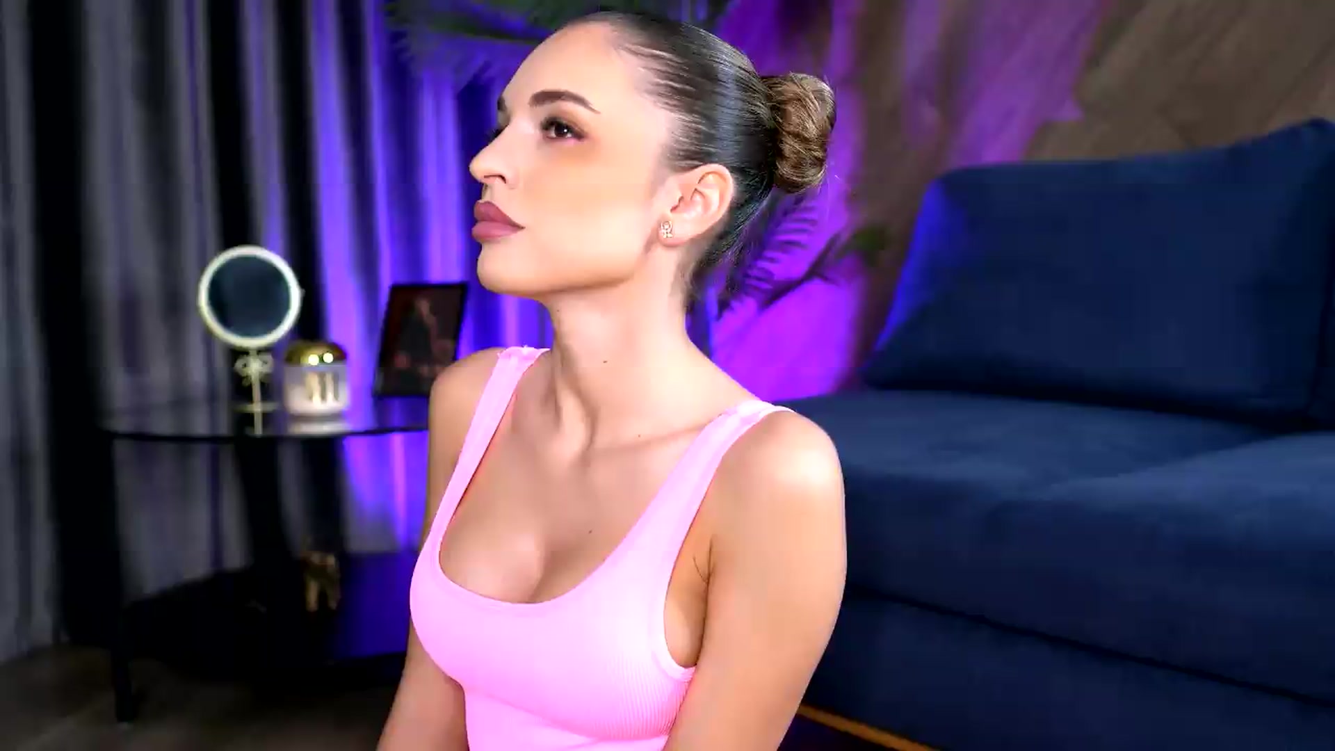 Gallery image thumbnail from EsmeAinsley's myfreecams stream on, 09/27/2026, 01:32 image 1 of 20