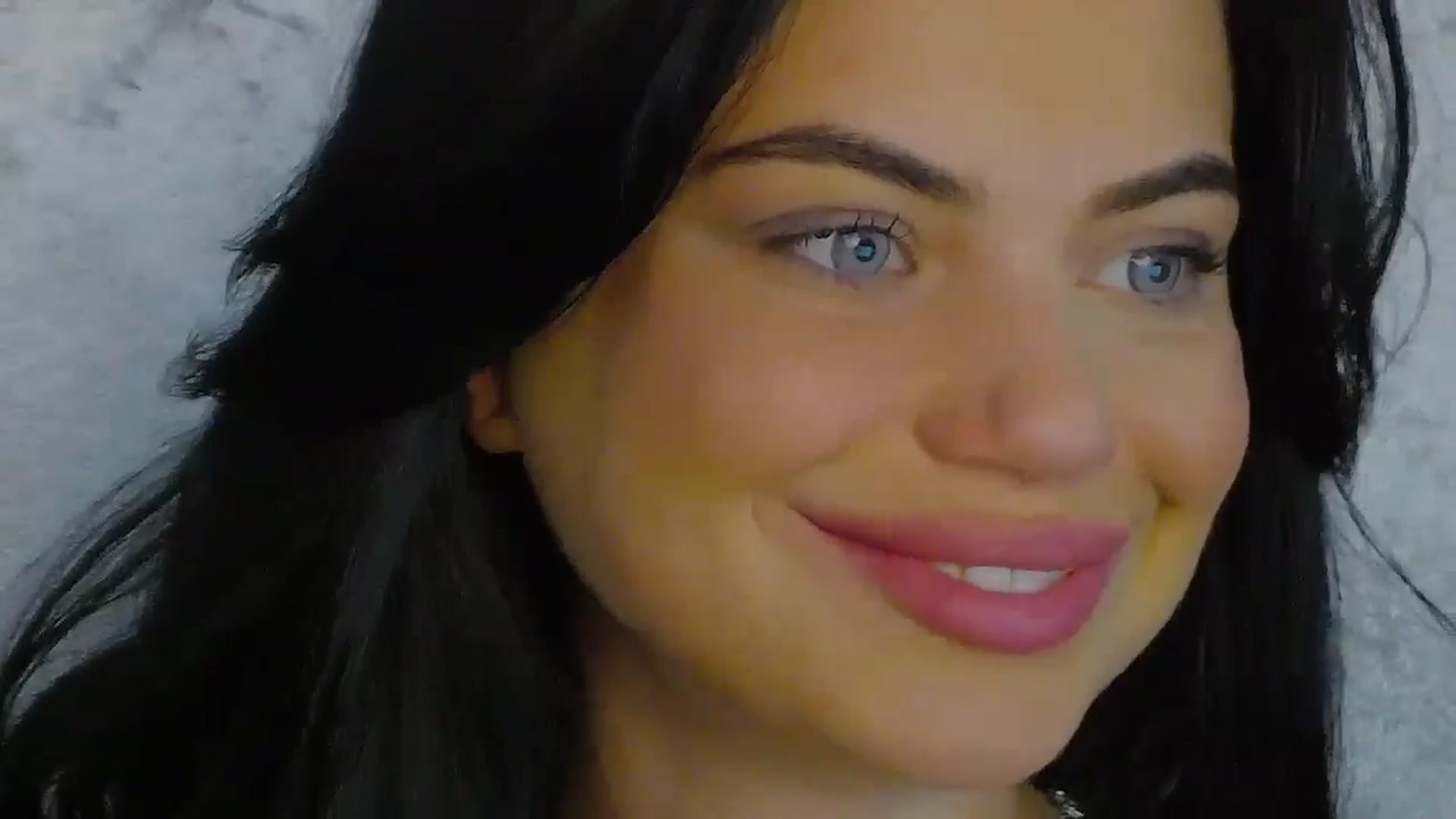 Gallery image thumbnail from EsmeLuv's myfreecams stream on, 05/27/2024, 22:06 image 16 of 20