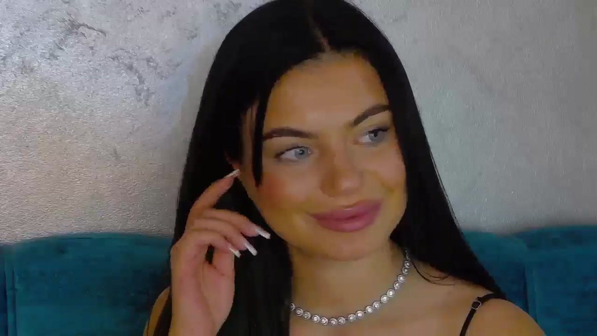 Gallery image thumbnail from EsmeLuv's myfreecams stream on, 06/11/2024, 21:04 image 14 of 20