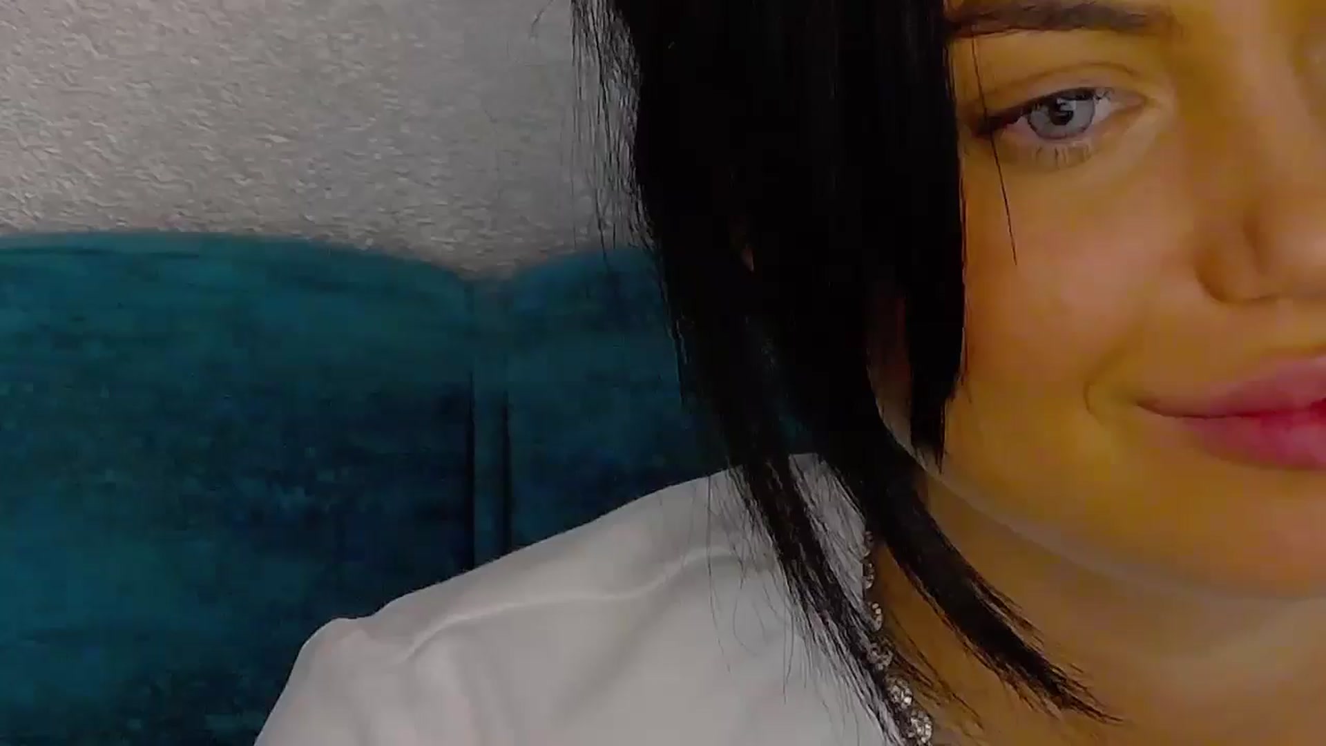Gallery image thumbnail from EsmeLuv's myfreecams stream on, 06/16/2024, 24:00 image 3 of 20