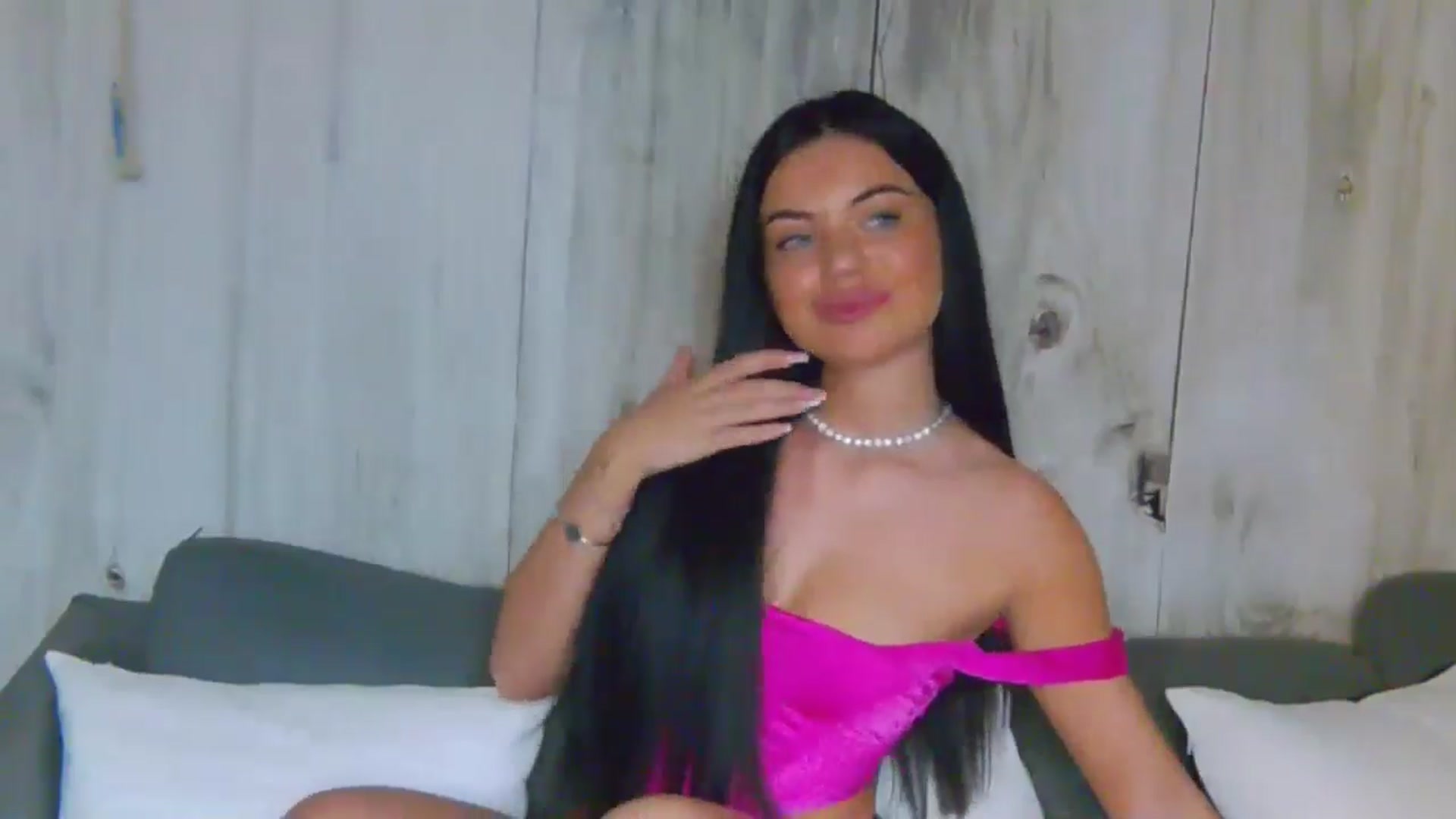 Gallery image thumbnail from EsmeLuv's myfreecams stream on, 06/16/2024, 20:46 image 11 of 20