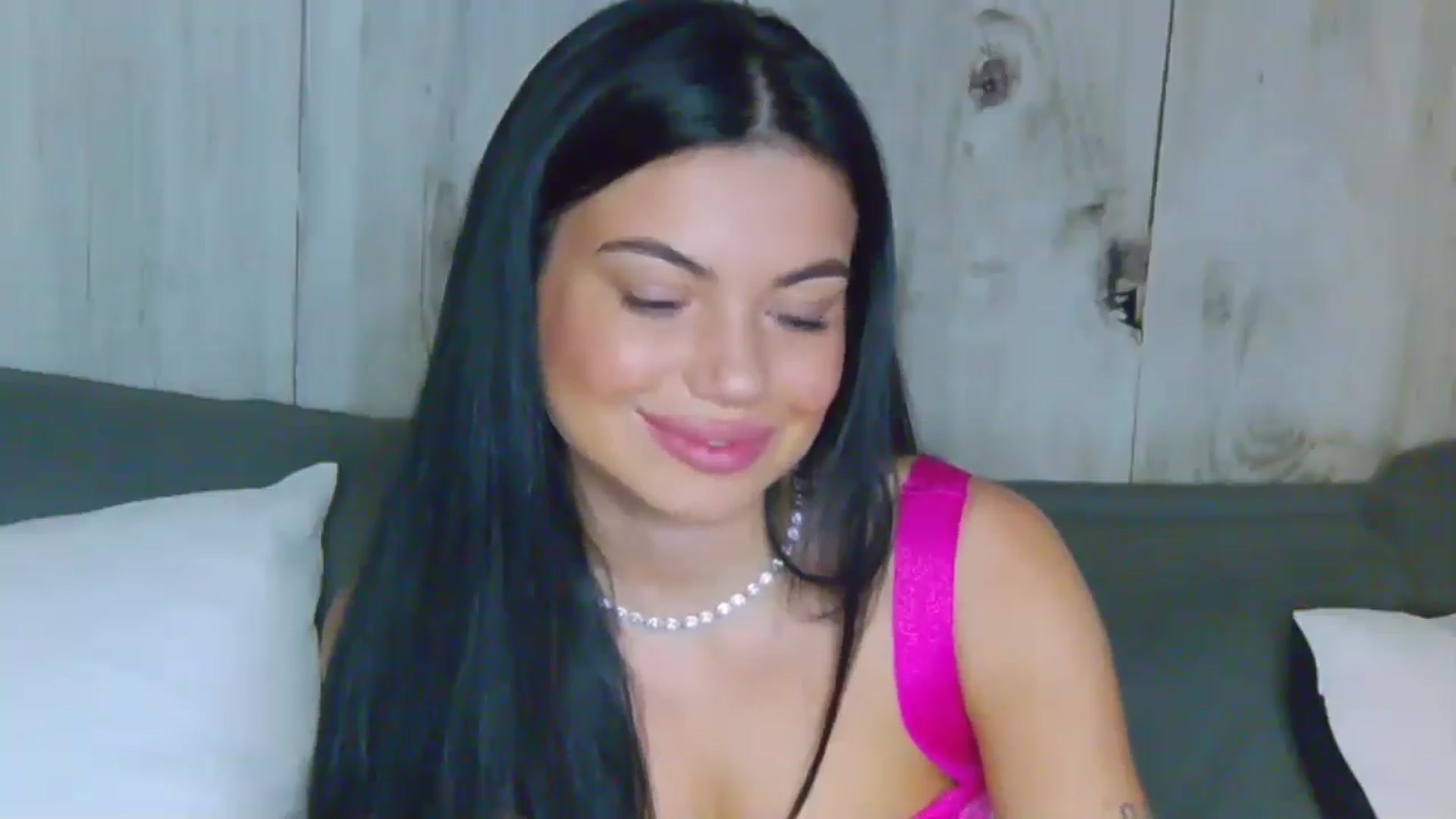 Gallery image thumbnail from EsmeLuv's myfreecams stream on, 06/16/2024, 21:32 image 11 of 20