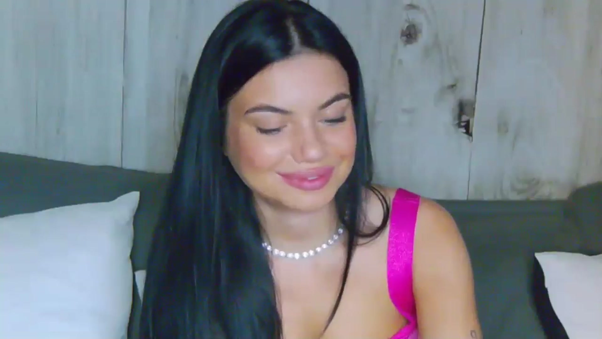 Gallery image thumbnail from EsmeLuv's myfreecams stream on, 06/16/2024, 21:32 image 12 of 20