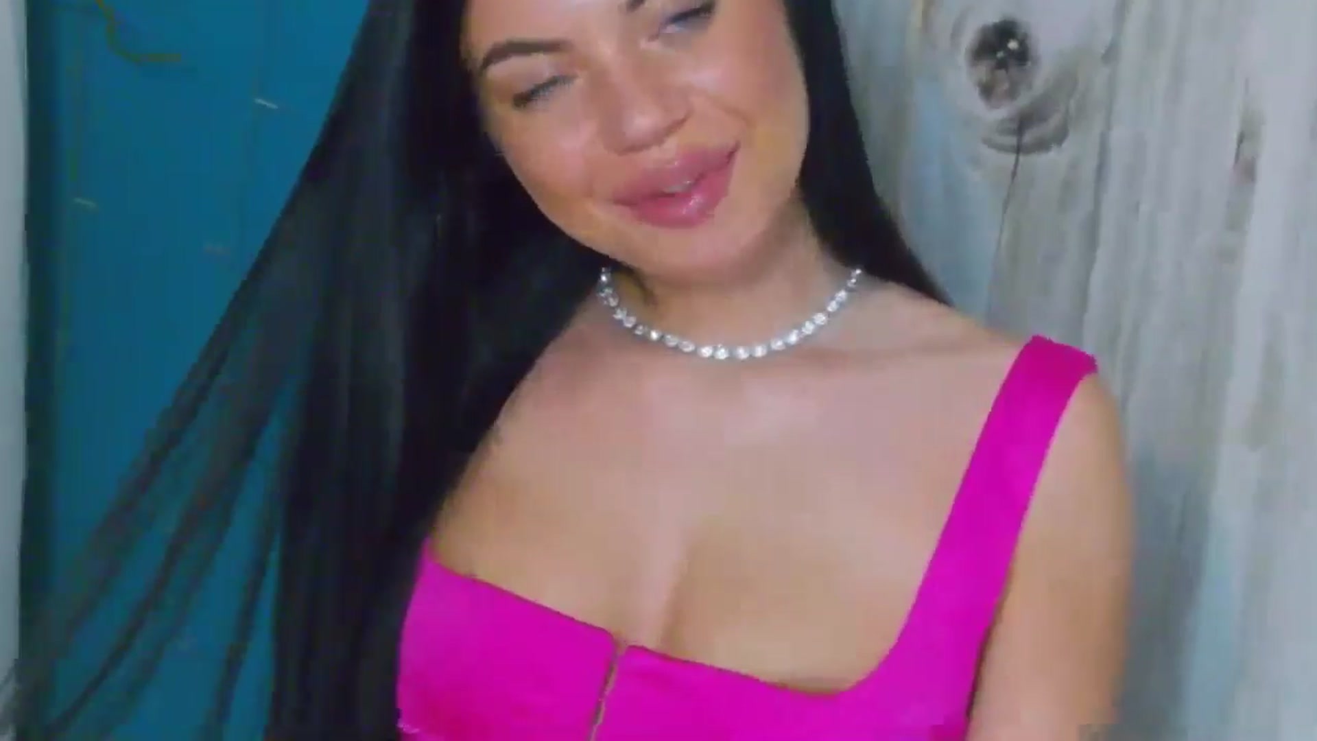 Gallery image thumbnail from EsmeLuv's myfreecams stream on, 06/17/2024, 24:00 image 4 of 20