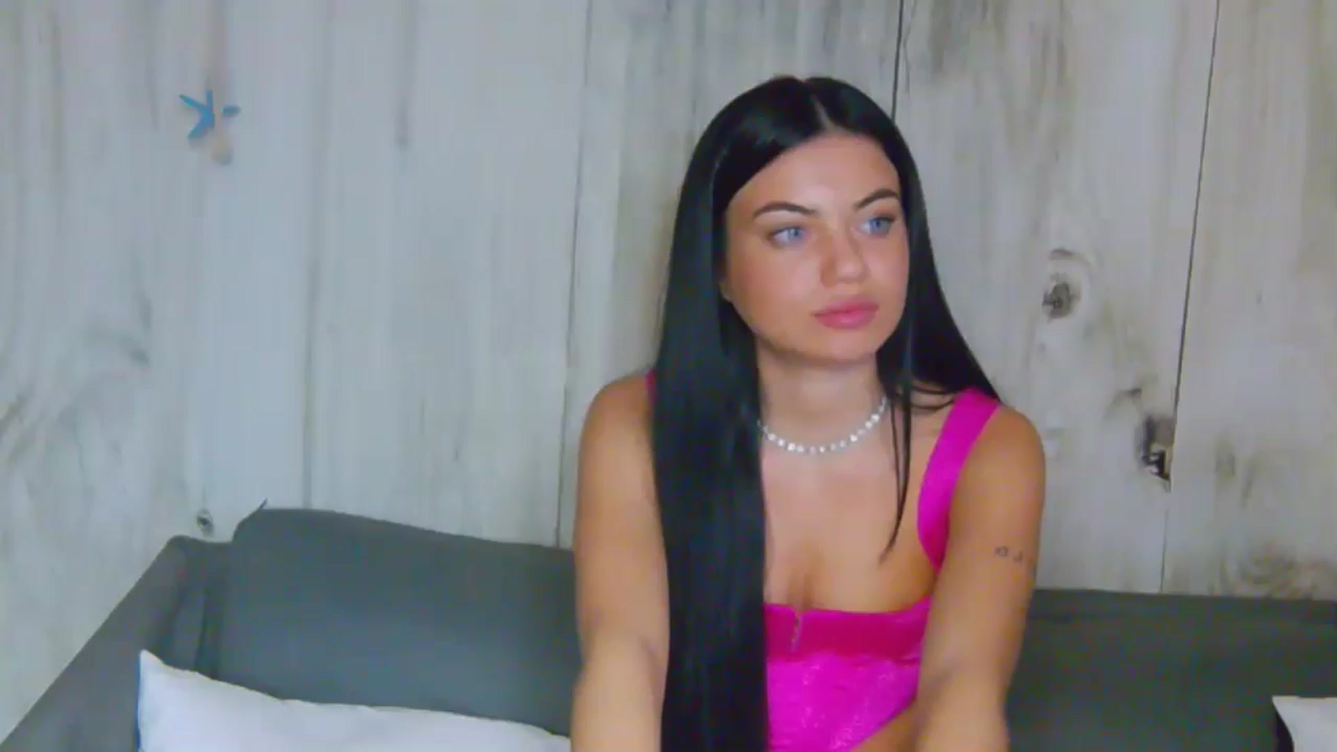 Gallery image thumbnail from EsmeLuv's myfreecams stream on, 06/17/2024, 01:20 image 20 of 20