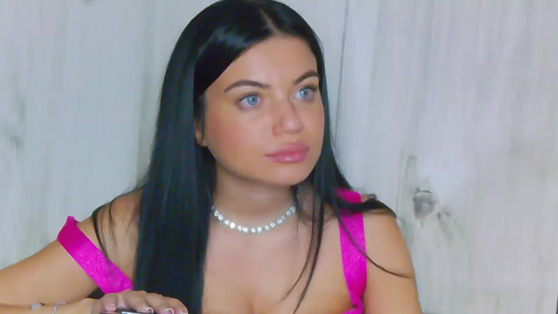 Gallery image thumbnail from EsmeLuv's myfreecams stream on, 06/17/2024, 01:20 image 1 of 20