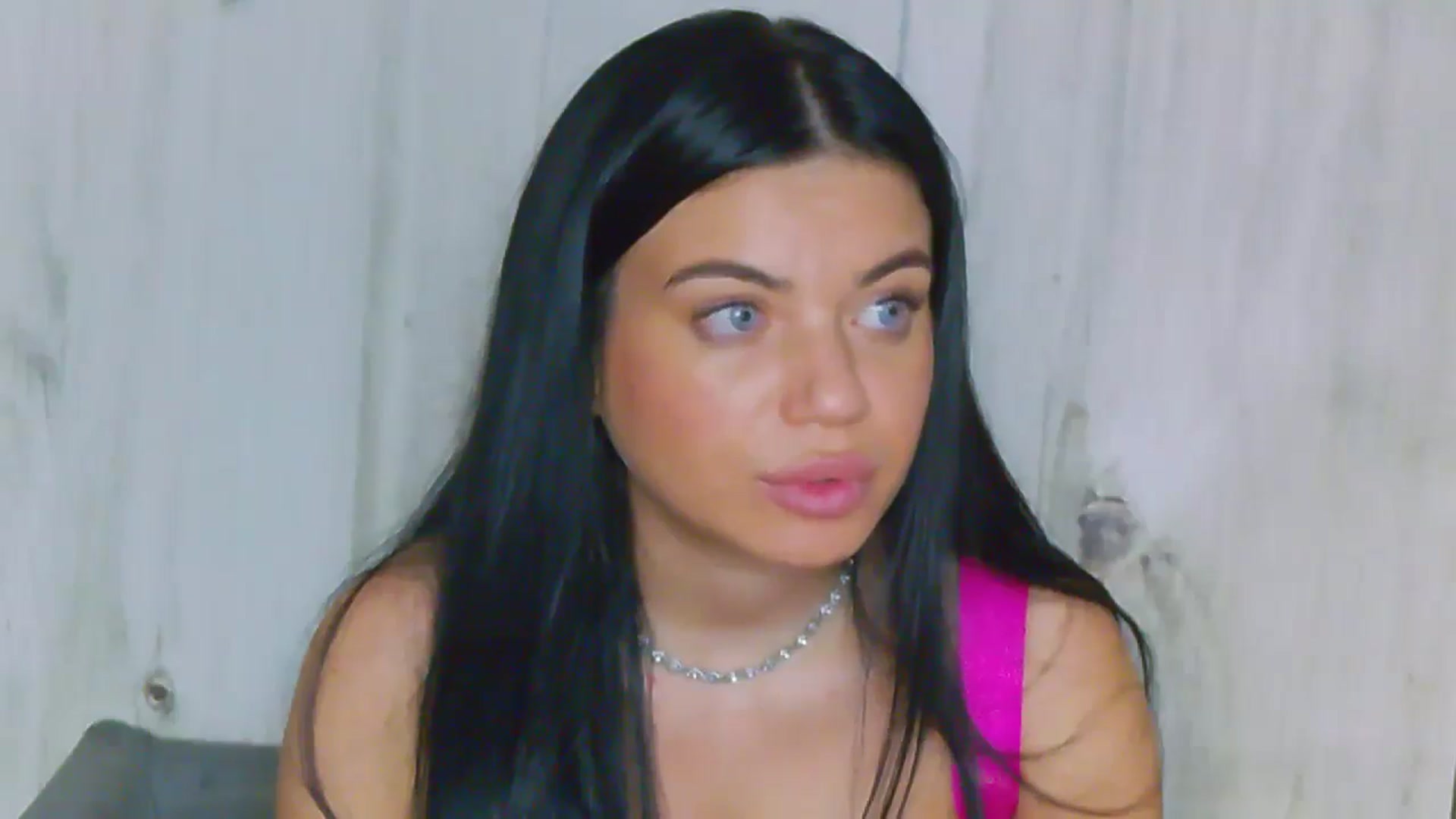 Gallery image thumbnail from EsmeLuv's myfreecams stream on, 06/17/2024, 01:20 image 3 of 20