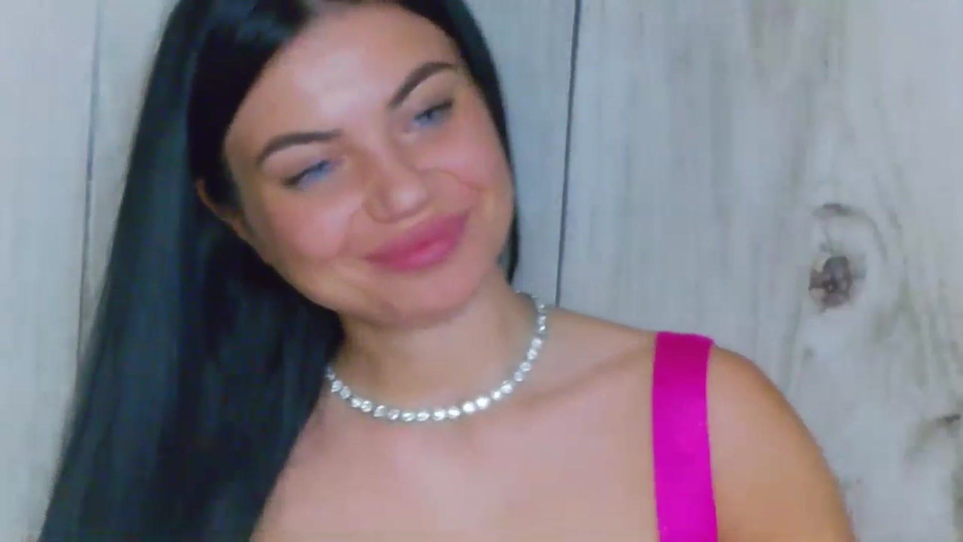 Gallery image thumbnail from EsmeLuv's myfreecams stream on, 06/17/2024, 01:38 image 4 of 20