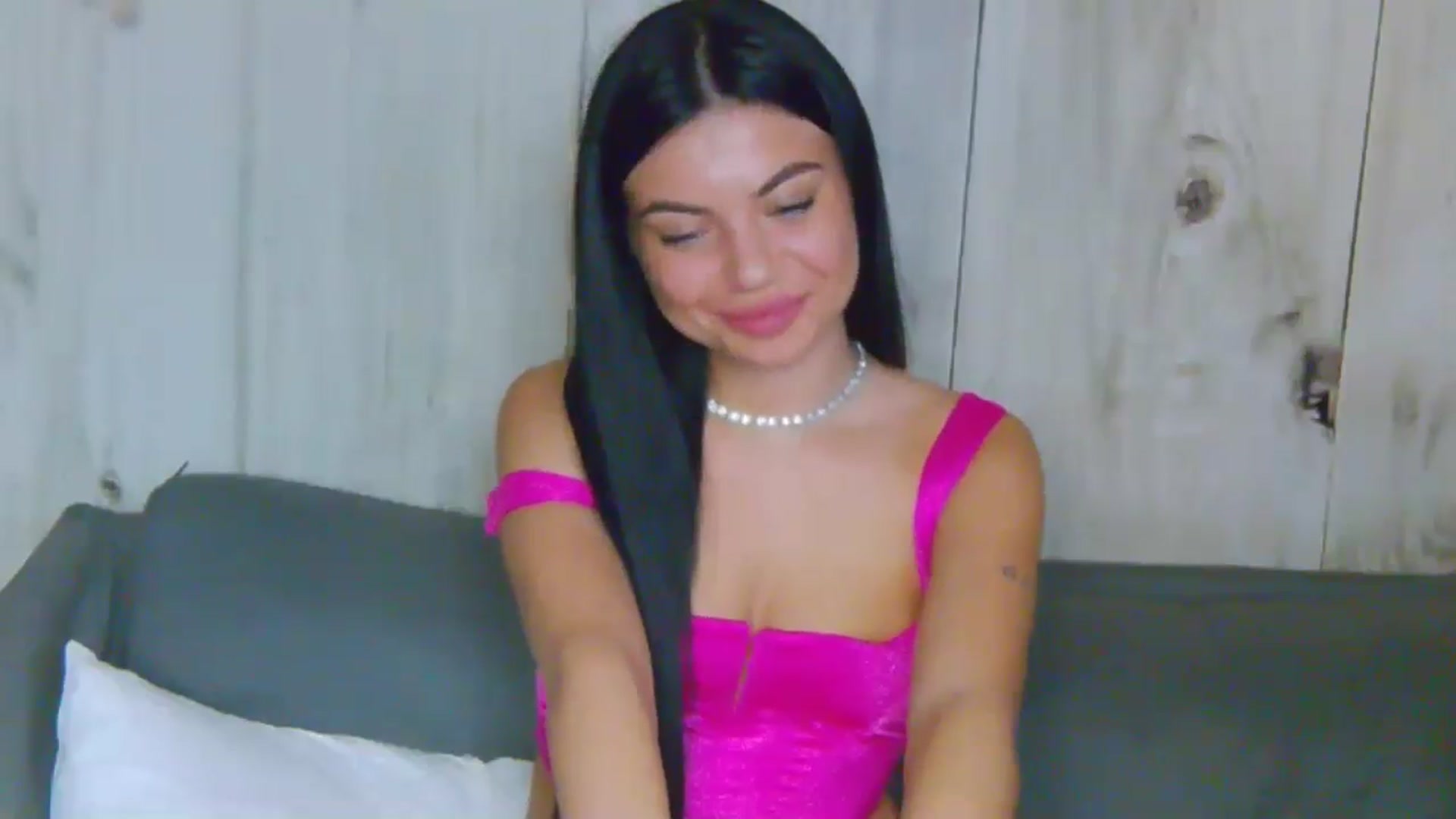 Gallery image thumbnail from EsmeLuv's myfreecams stream on, 06/17/2024, 01:38 image 7 of 20