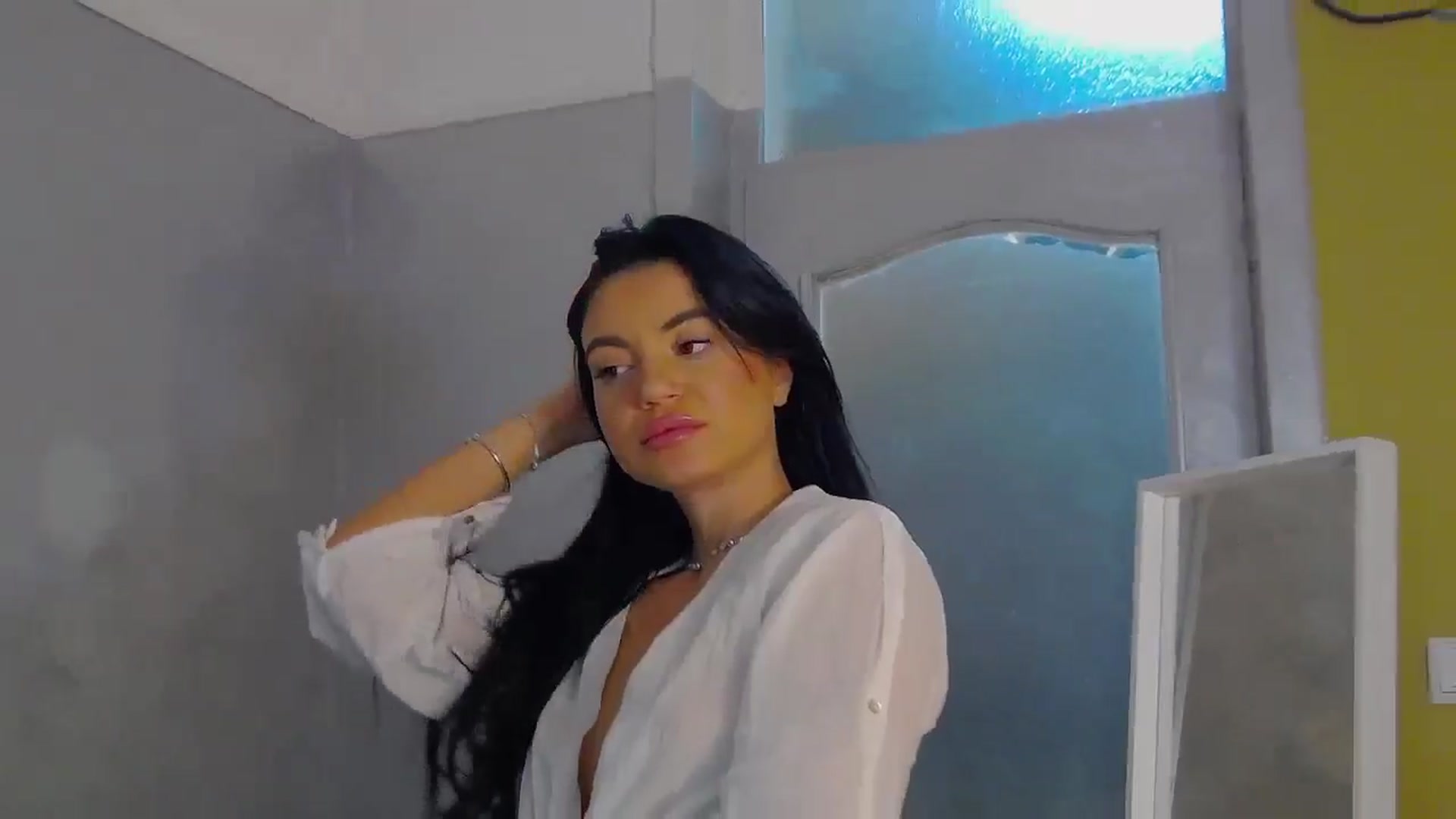 Gallery image thumbnail from EsmeLuv's myfreecams stream on, 06/20/2024, 22:59 image 4 of 20