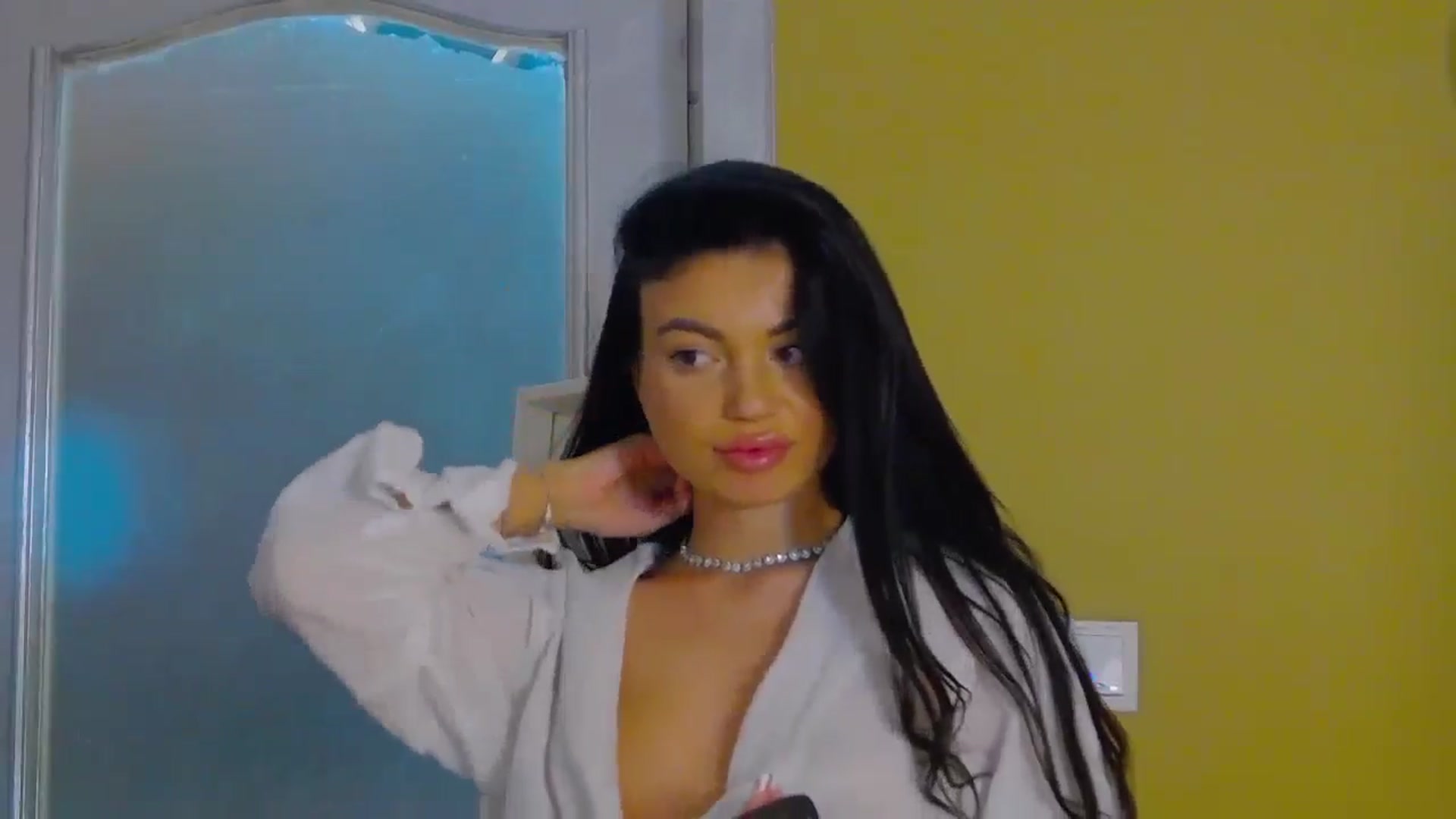 Gallery image thumbnail from EsmeLuv's myfreecams stream on, 06/20/2024, 22:59 image 2 of 20