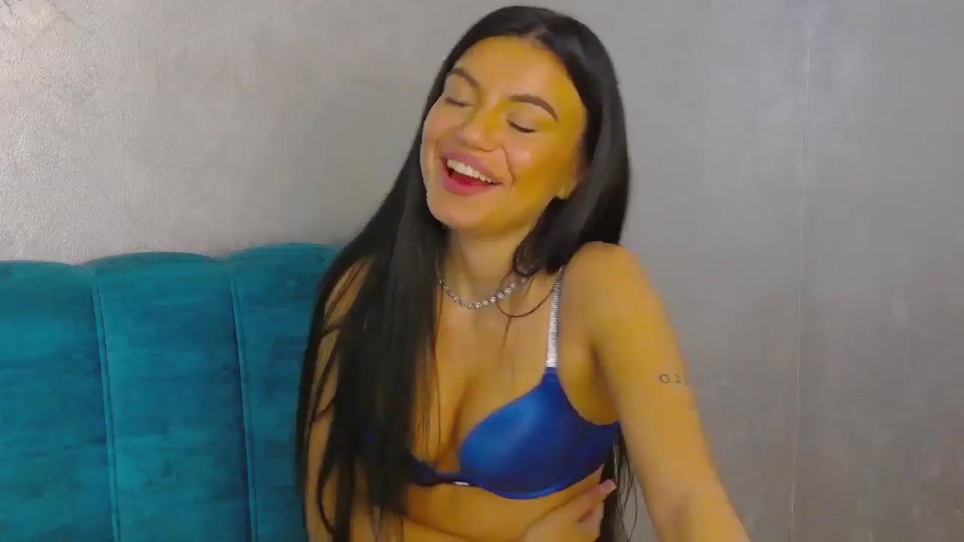 Gallery image thumbnail from EsmeLuv's myfreecams stream on, 06/23/2024, 02:01 image 5 of 20