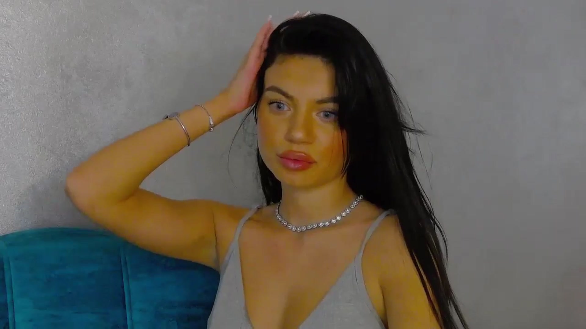Gallery image thumbnail from EsmeLuv's myfreecams stream on, 06/23/2024, 21:33 image 11 of 20