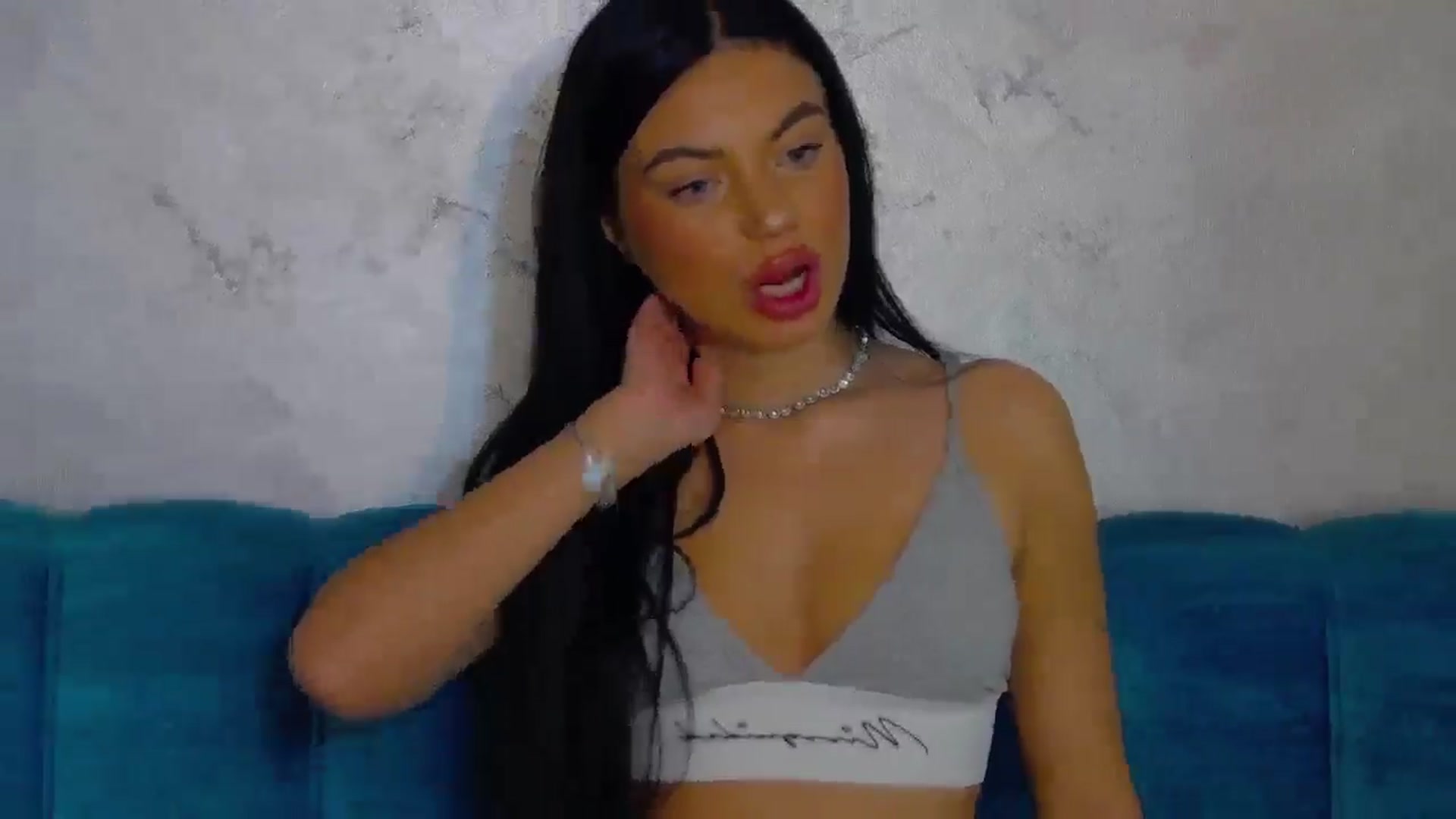 Gallery image thumbnail from EsmeLuv's myfreecams stream on, 06/23/2024, 21:33 image 2 of 20