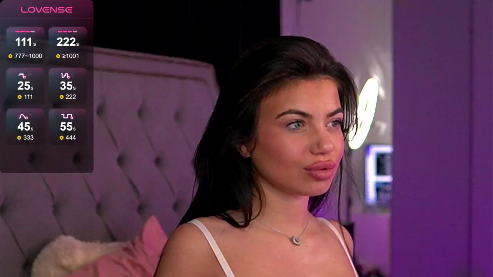 Gallery image thumbnail from EsmeLuv's myfreecams stream on, 10/17/2024, 10:06 image 2 of 20