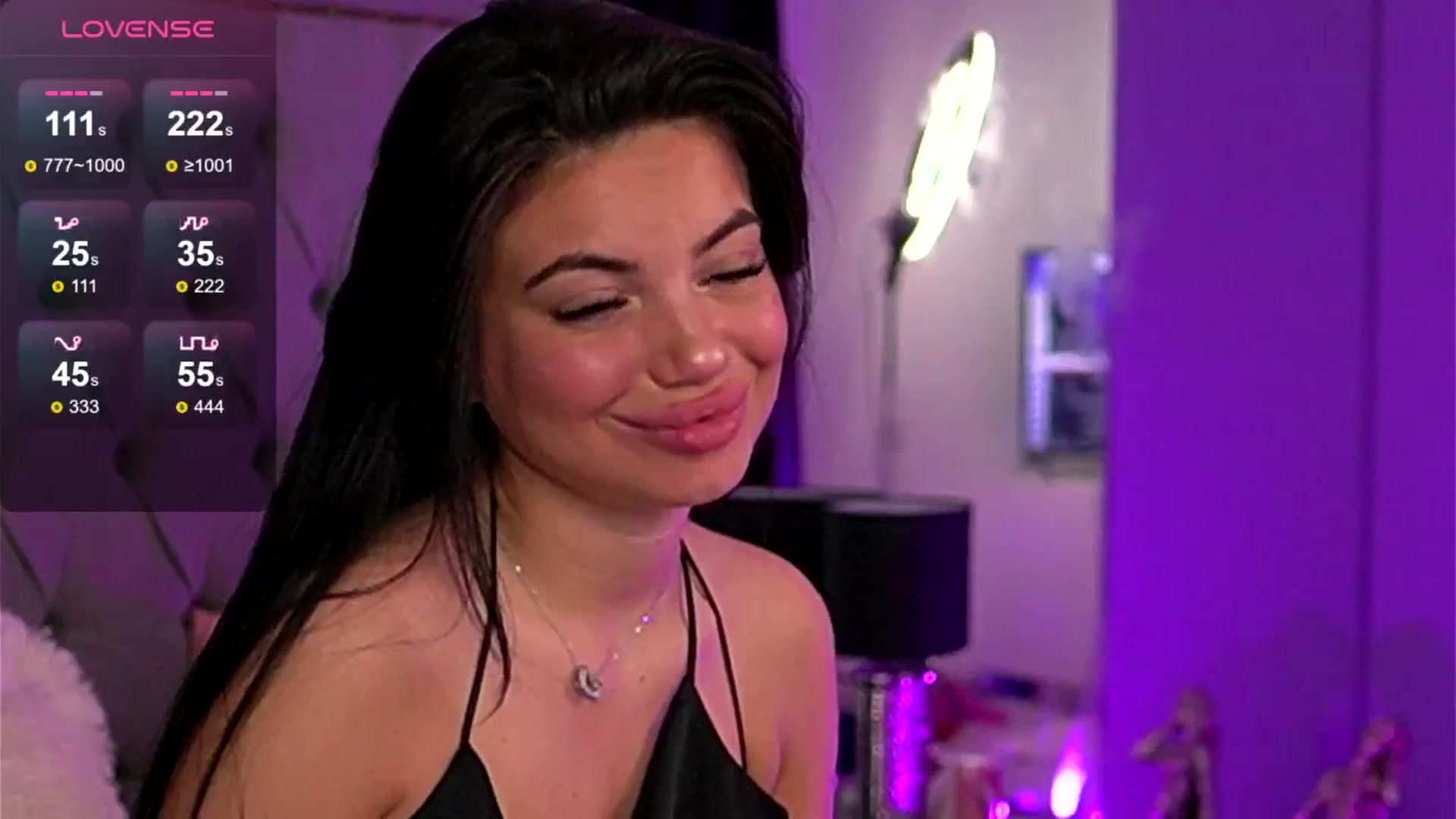 Gallery image thumbnail from EsmeLuv's myfreecams stream on, 10/22/2024, 12:19 image 17 of 20