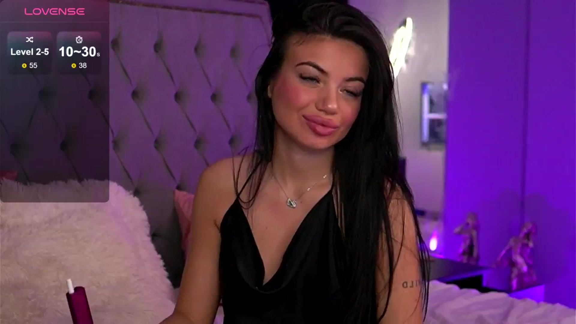 Gallery image thumbnail from EsmeLuv's myfreecams stream on, 10/22/2024, 12:19 image 7 of 20