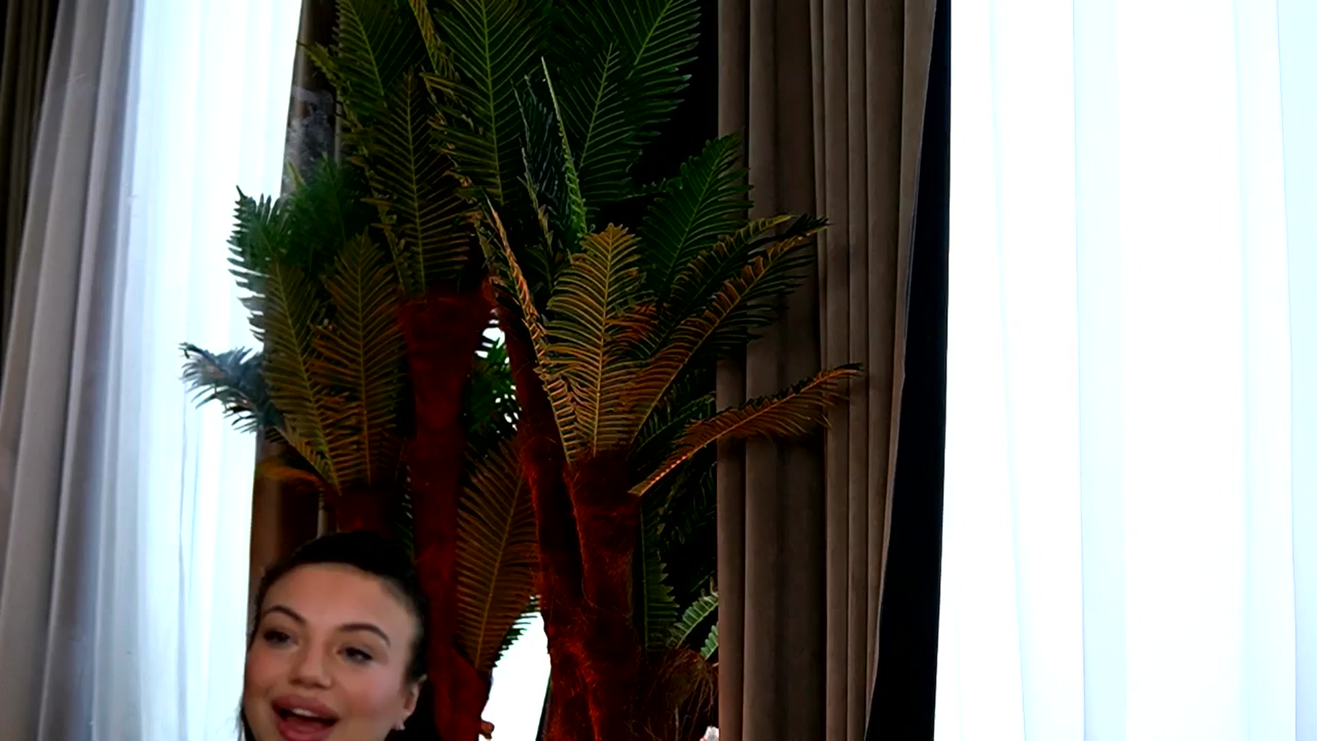 Gallery image thumbnail from EsmeLuv's myfreecams stream on, 04/19/2025, 13:13 image 19 of 20