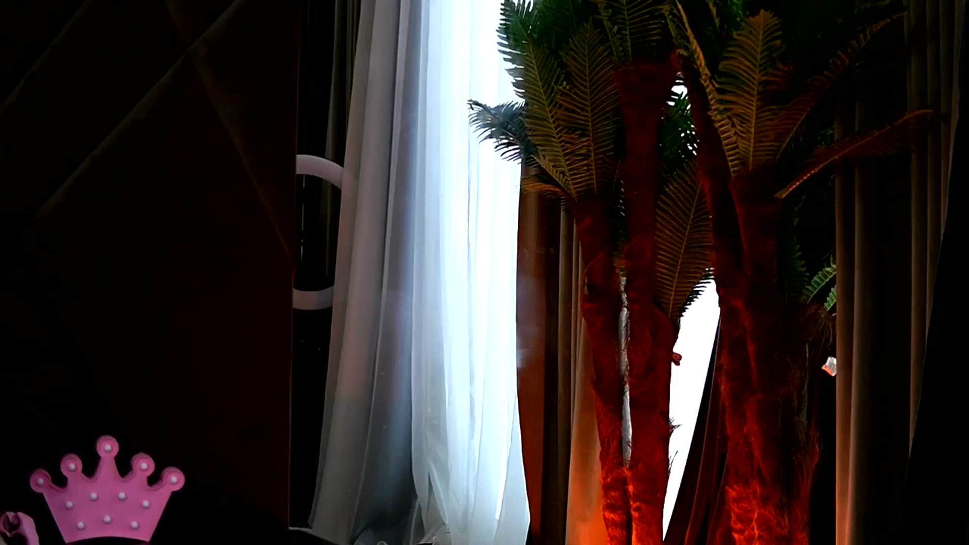 Gallery image thumbnail from EsmeLuv's myfreecams stream on, 04/19/2025, 13:13 image 1 of 20