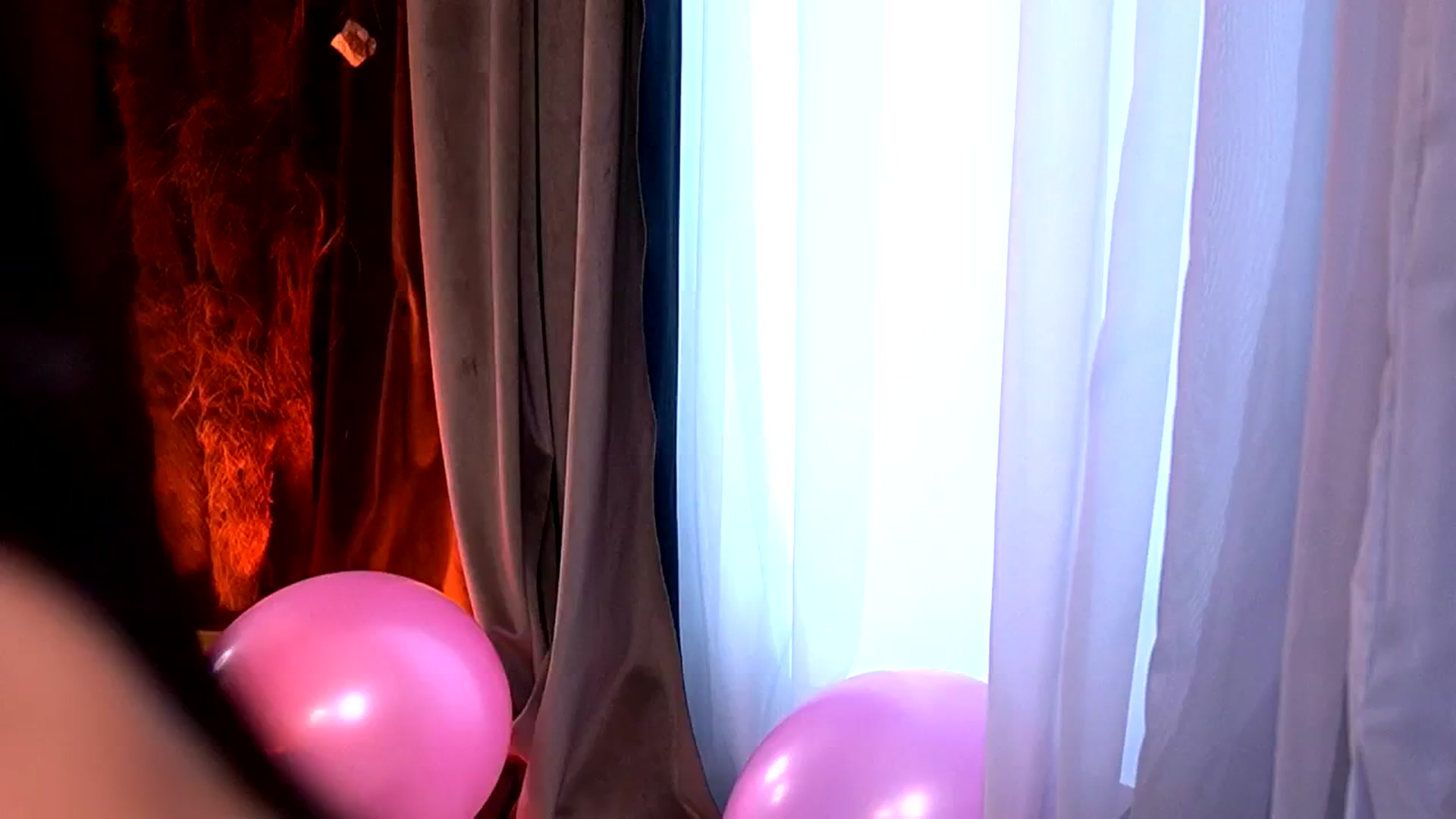 Gallery image thumbnail from EsmeLuv's myfreecams stream on, 05/03/2025, 18:50 image 11 of 20
