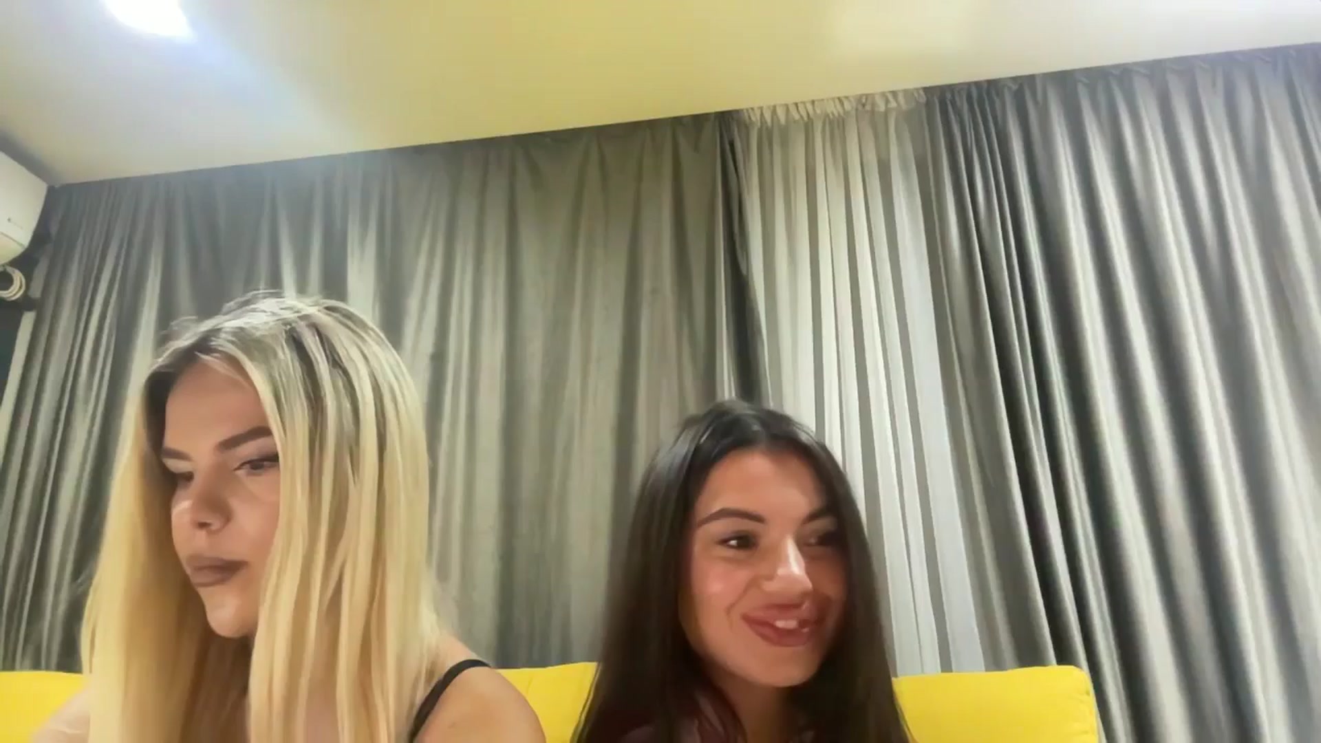 Gallery image thumbnail from EsmeLuv's myfreecams stream on, 06/29/2025, 20:30 image 14 of 20