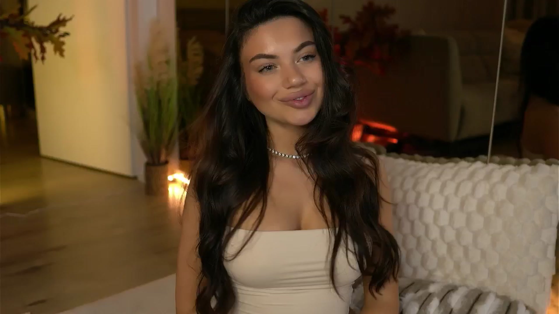 Gallery image thumbnail from EsmeLuv's myfreecams stream on, 01/23/2026, 18:09 image 15 of 20