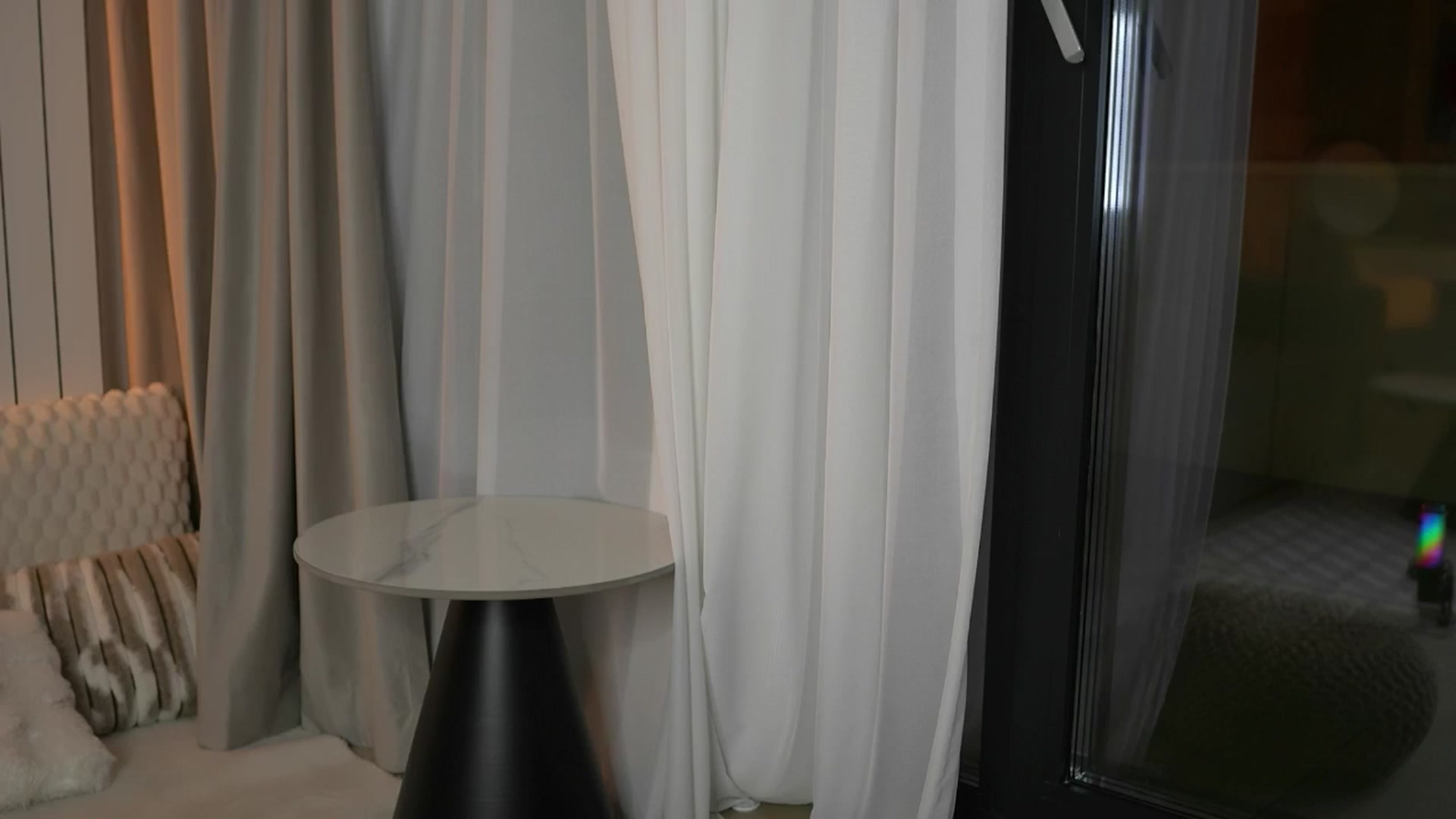 Gallery image thumbnail from EsmeLuv's myfreecams stream on, 02/19/2026, 17:33 image 15 of 20